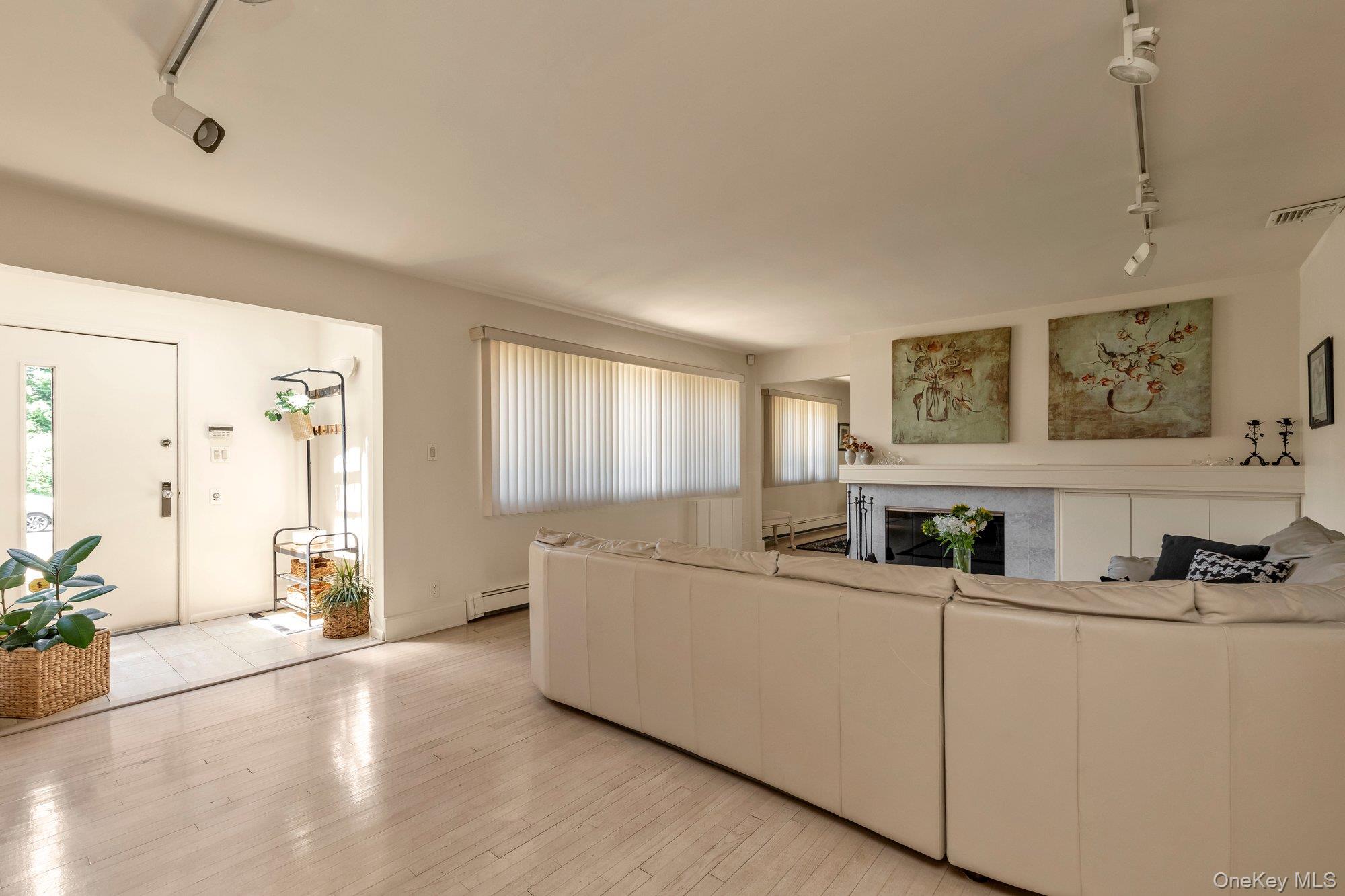 25 Linden Lane Property Photo 4