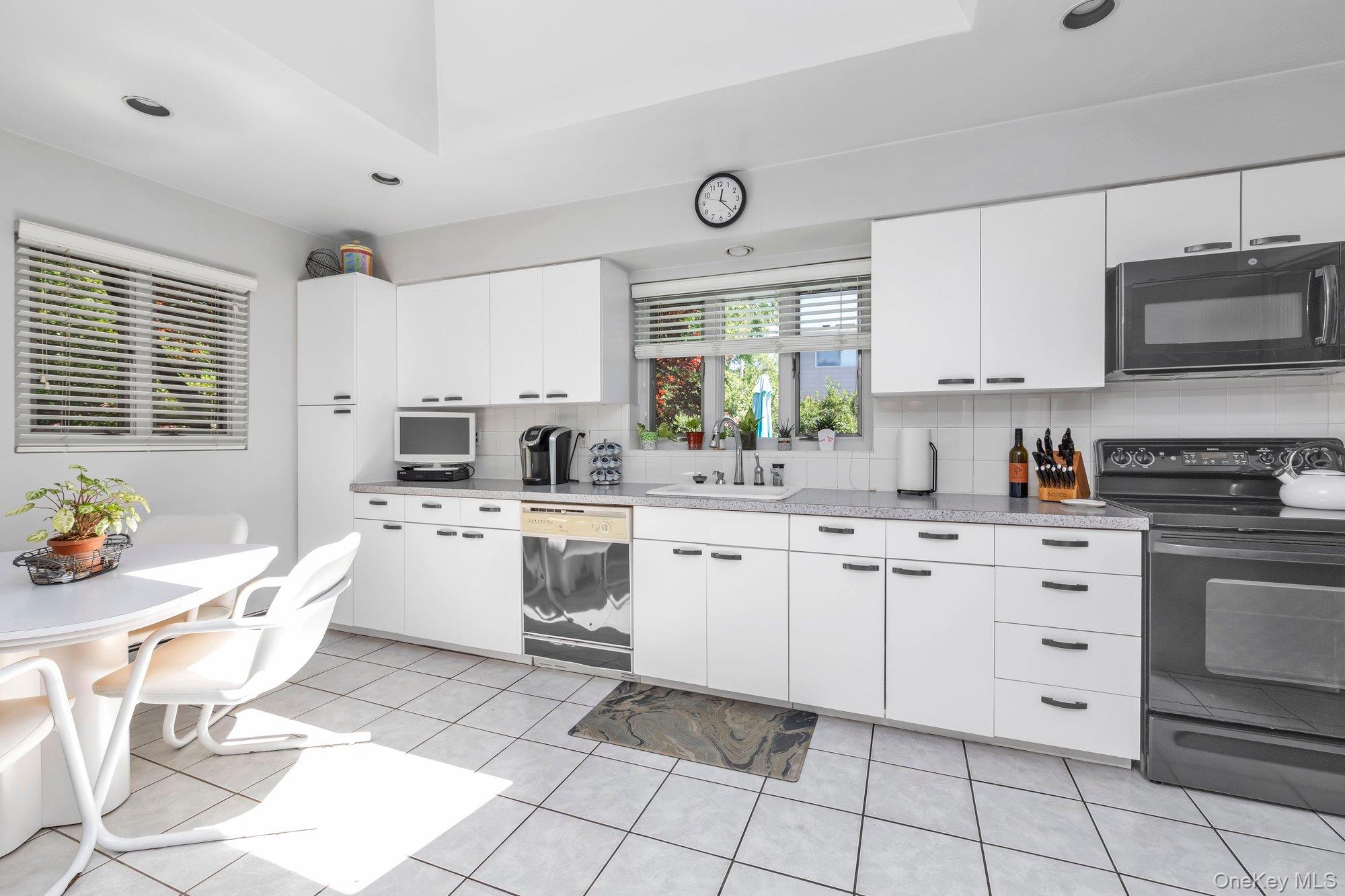 25 Linden Lane Property Photo 8