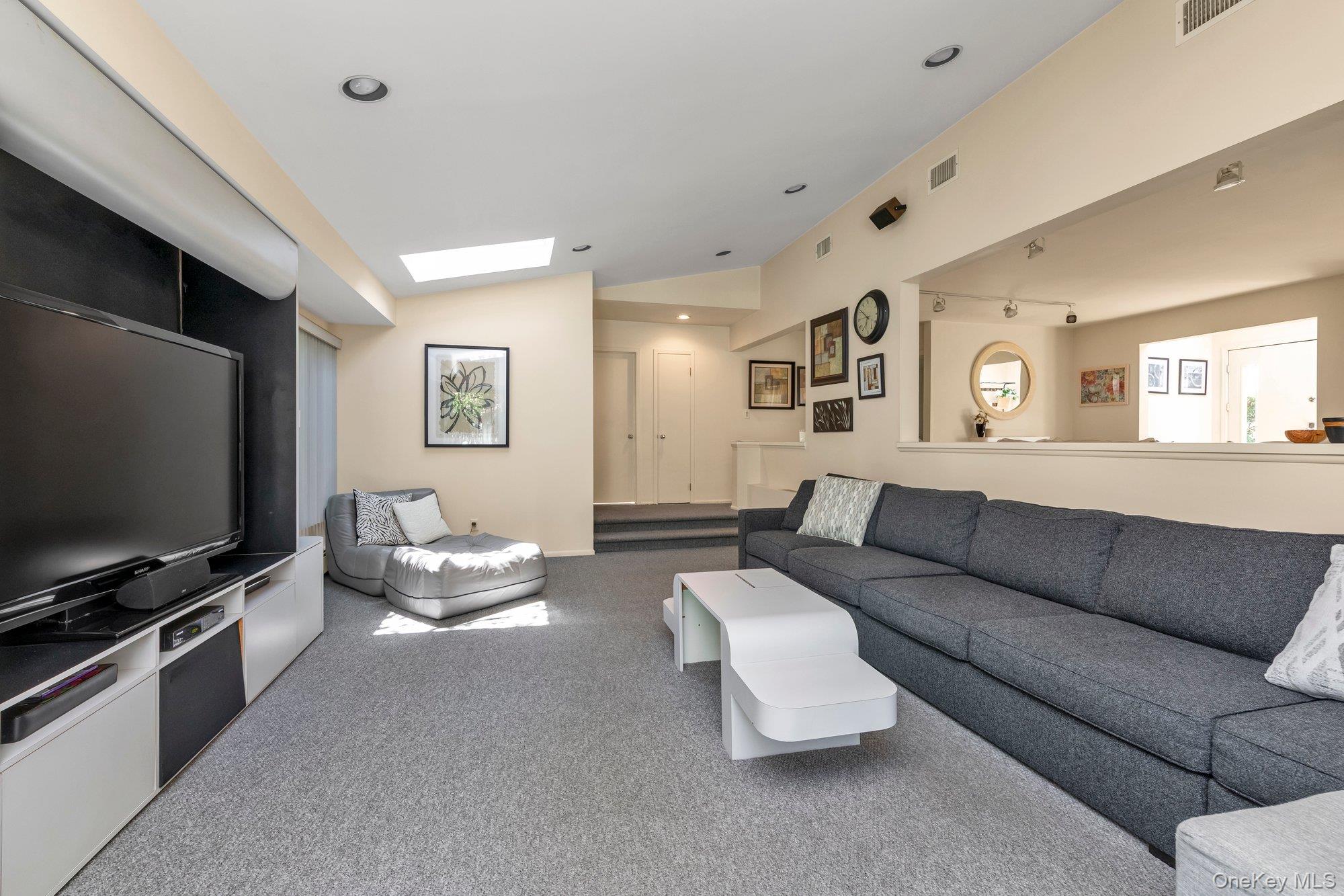 25 Linden Lane Property Photo 10
