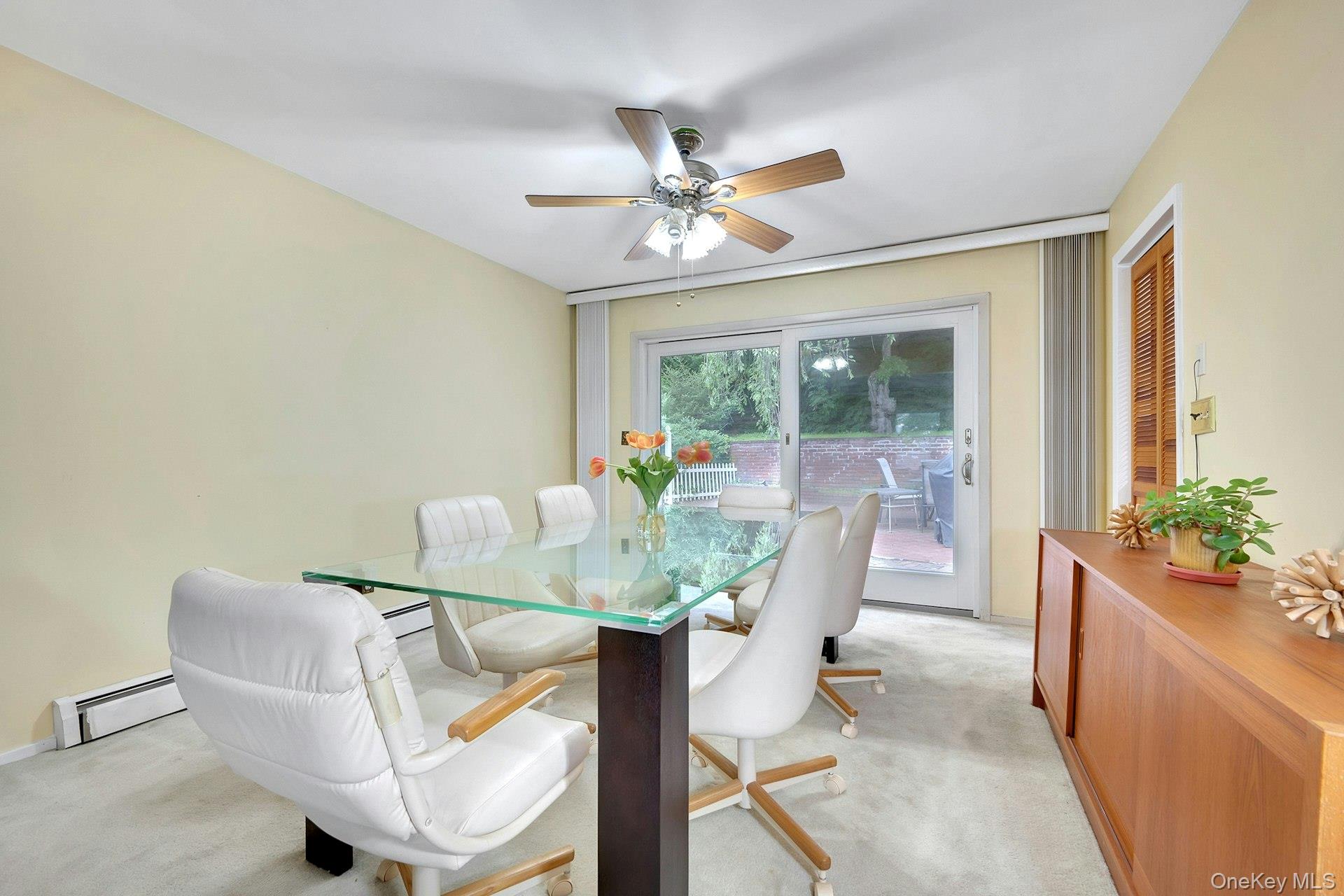 247 S Healy Avenue Property Photo 8