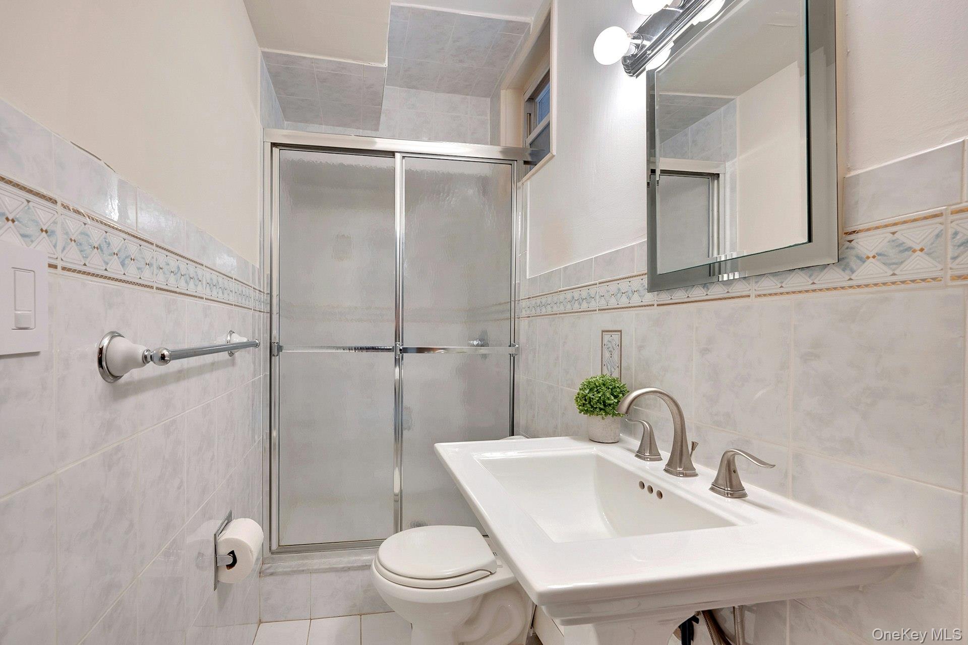 247 S Healy Avenue Property Photo 12