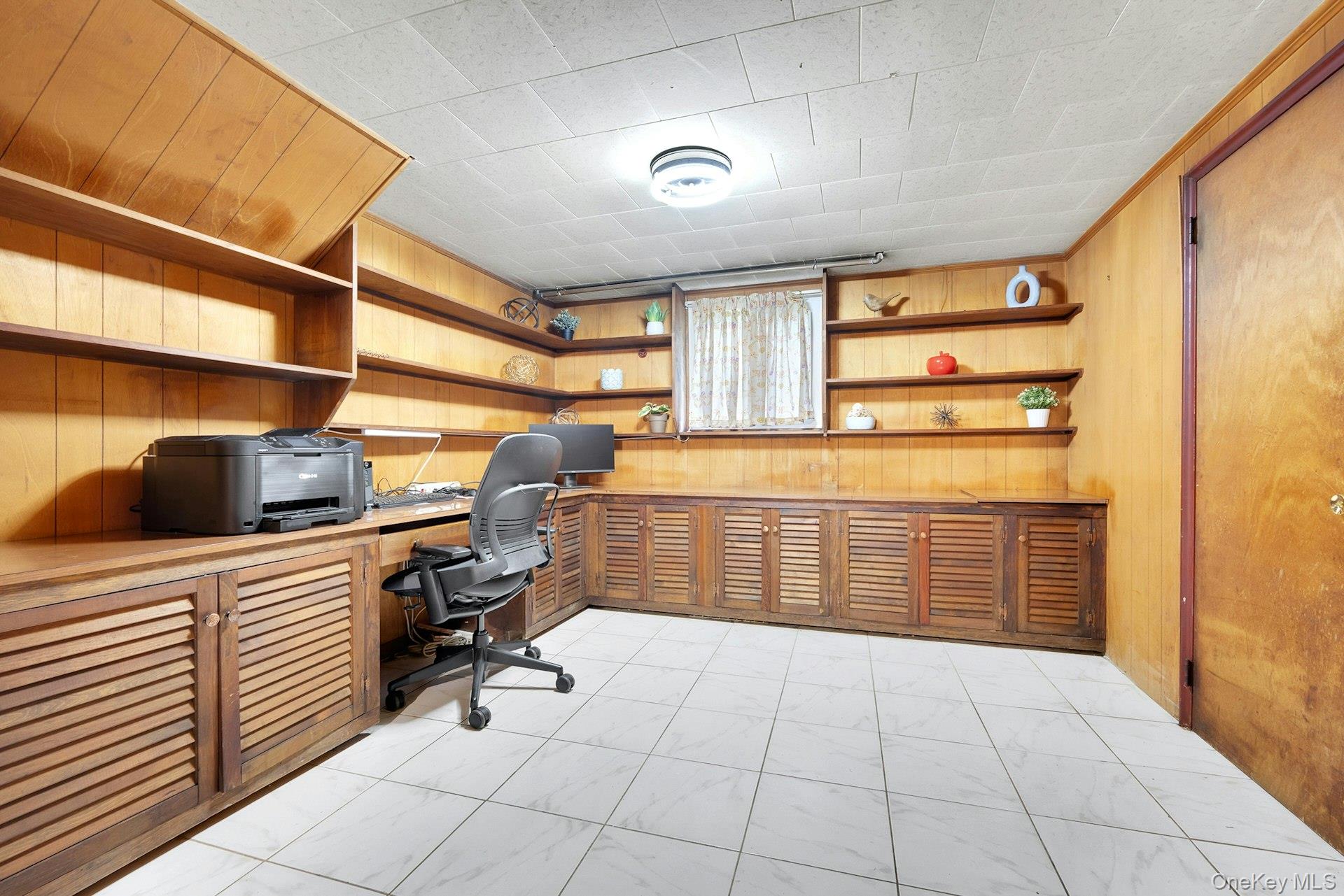 247 S Healy Avenue Property Photo 20