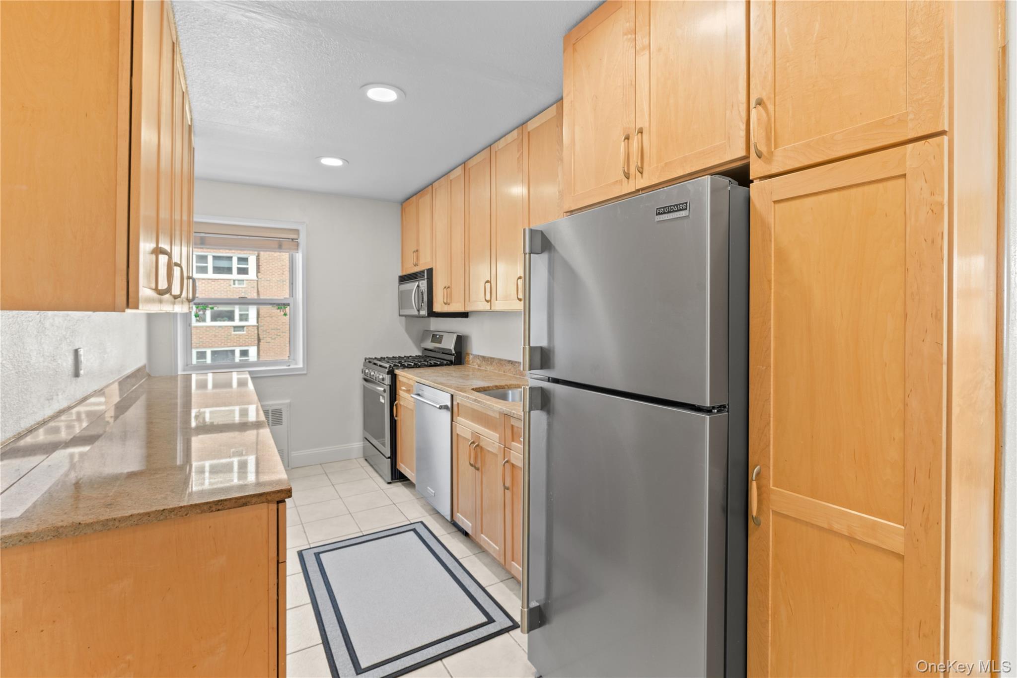 750 Shore Road 2g Property Photo 6