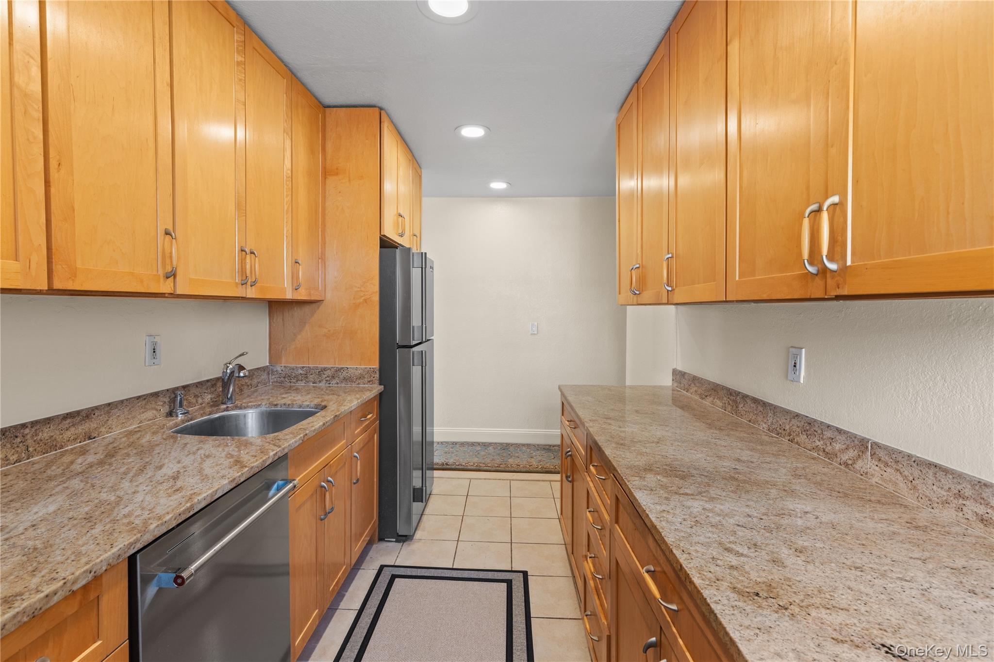750 Shore Road 2g Property Photo 9