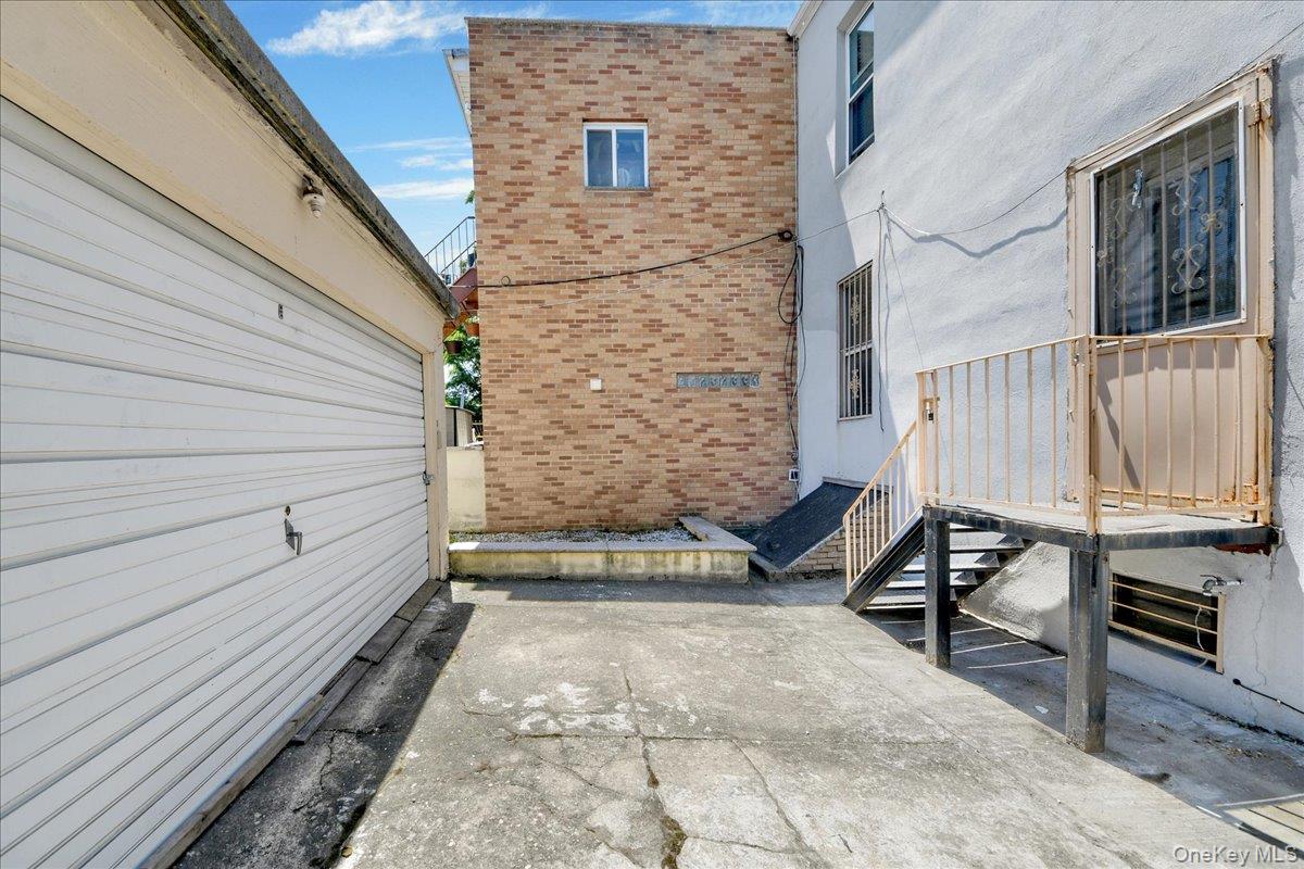 1032 Metcalf Avenue Property Photo 3