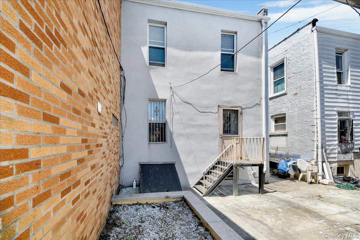 1032 Metcalf Avenue Property Photo 4