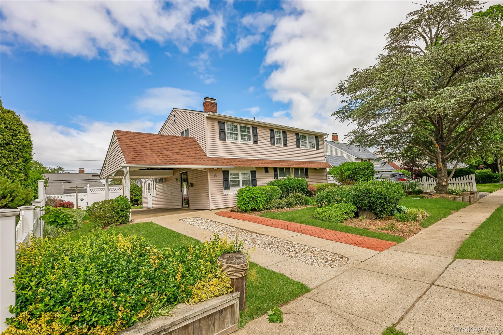 20 Flagstone Lane Property Photo 1