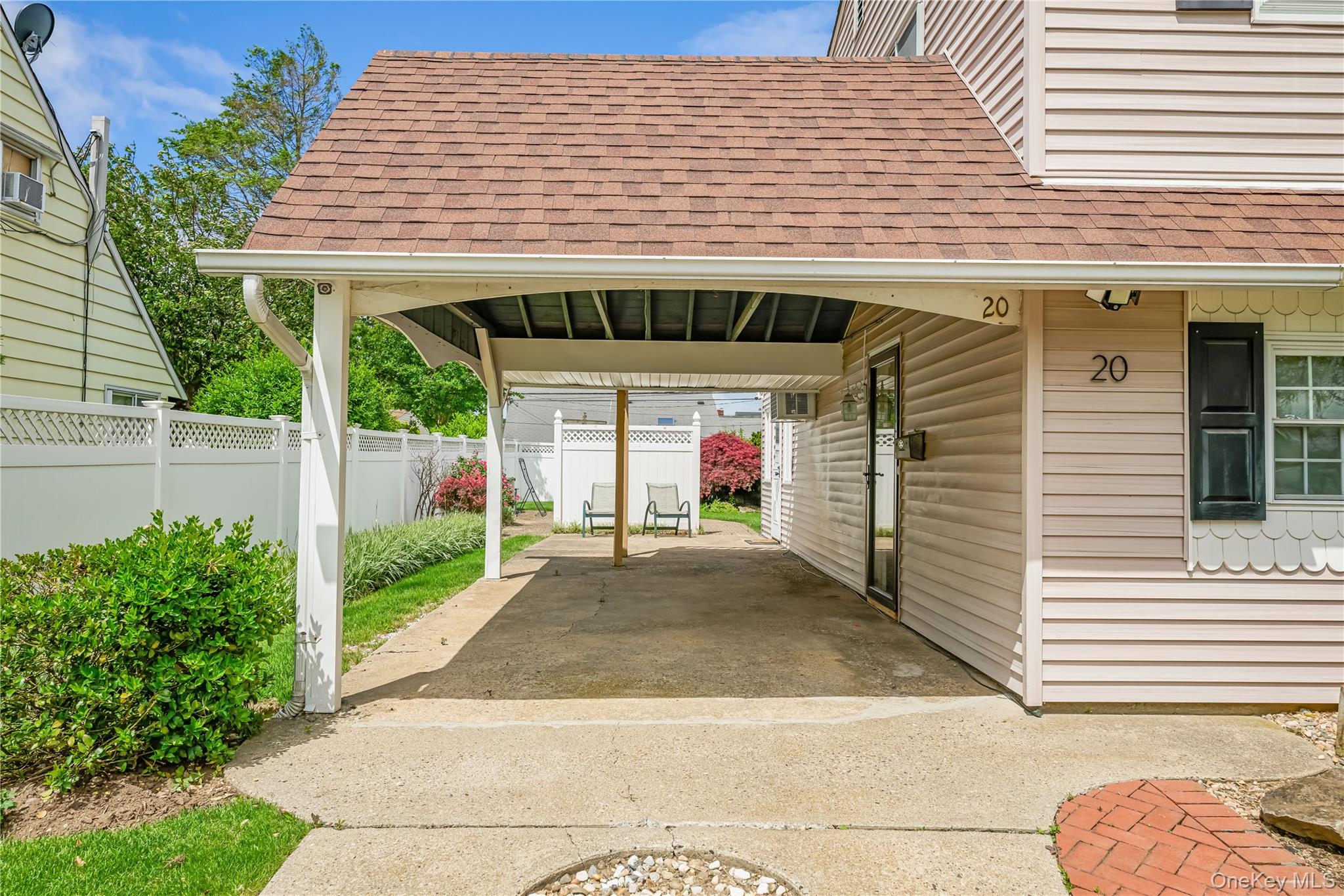 20 Flagstone Lane Property Photo 7