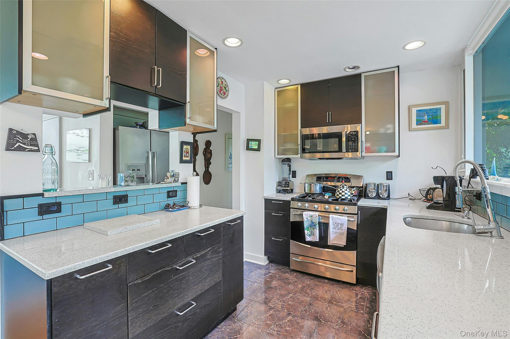 8 Edgewater Lane Property Photo 13