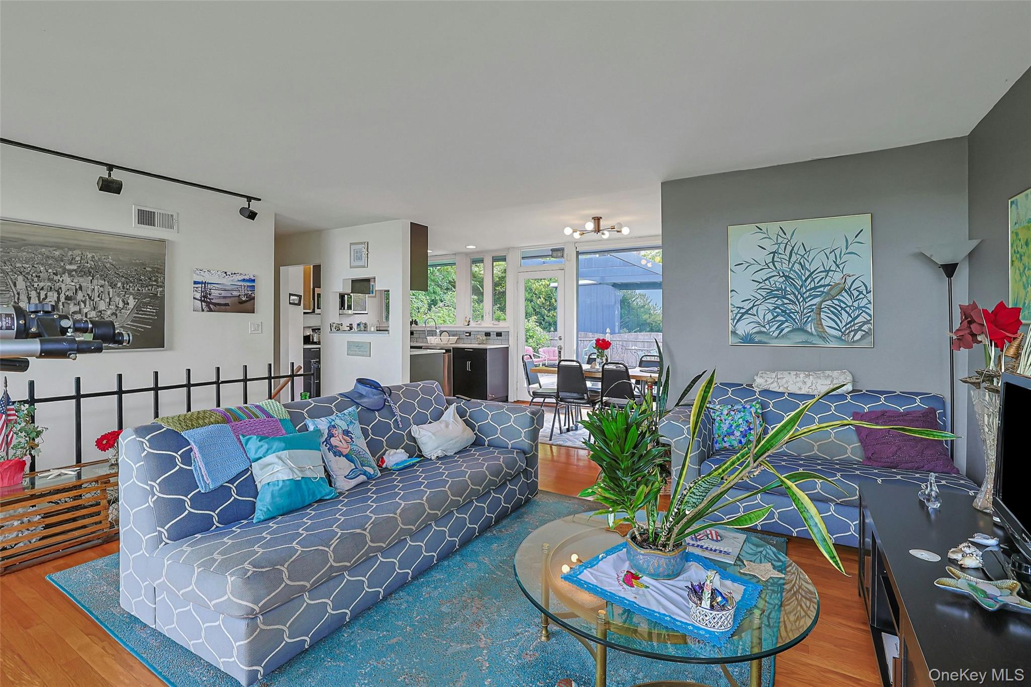 8 Edgewater Lane Property Photo 18