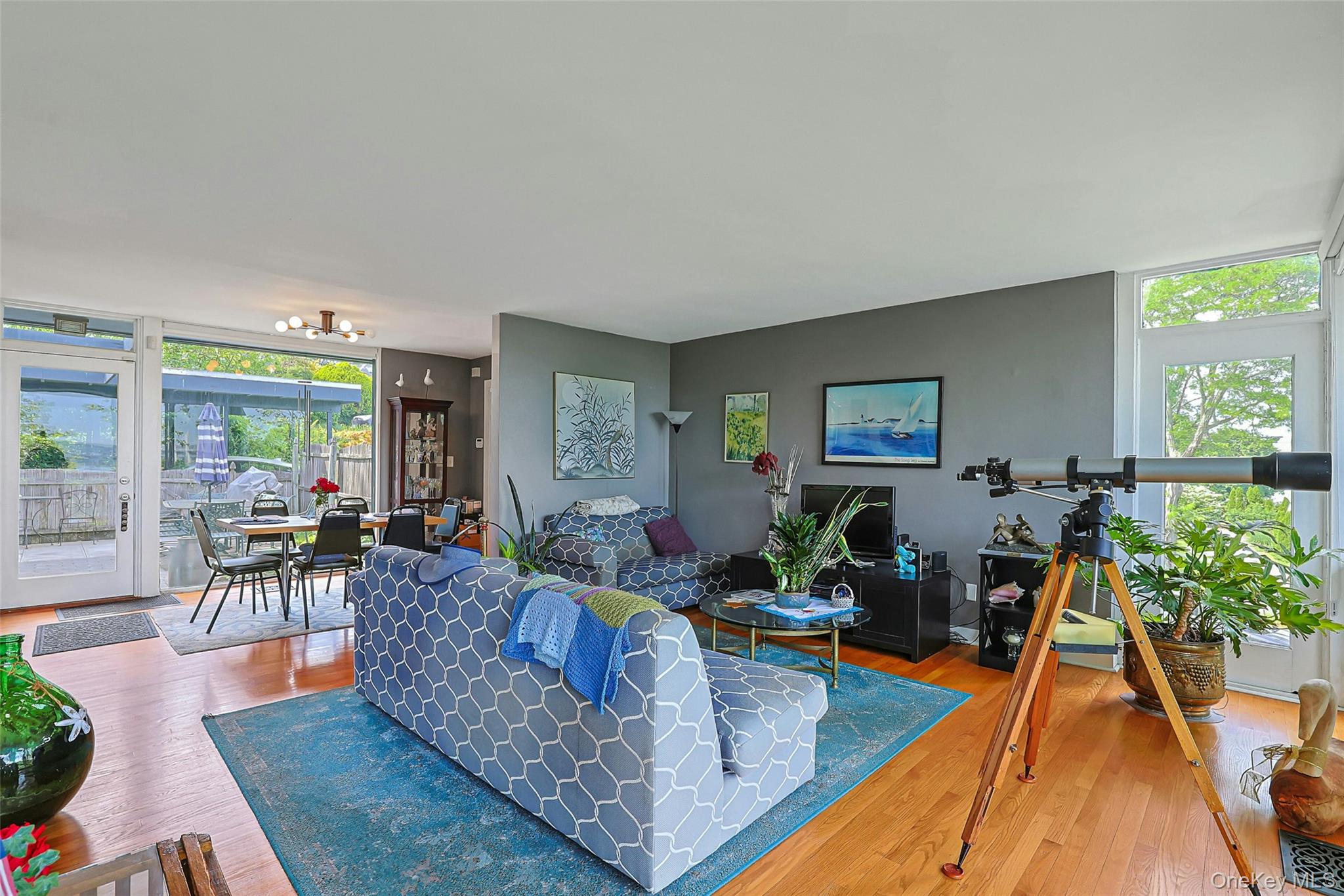 8 Edgewater Lane Property Photo 19
