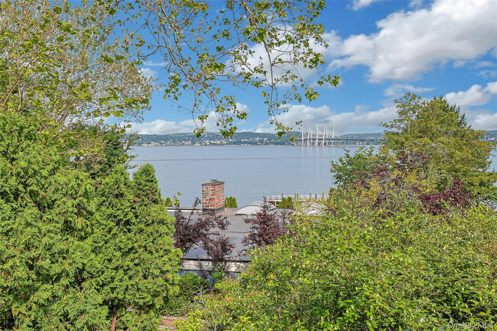 8 Edgewater Lane Property Photo 21
