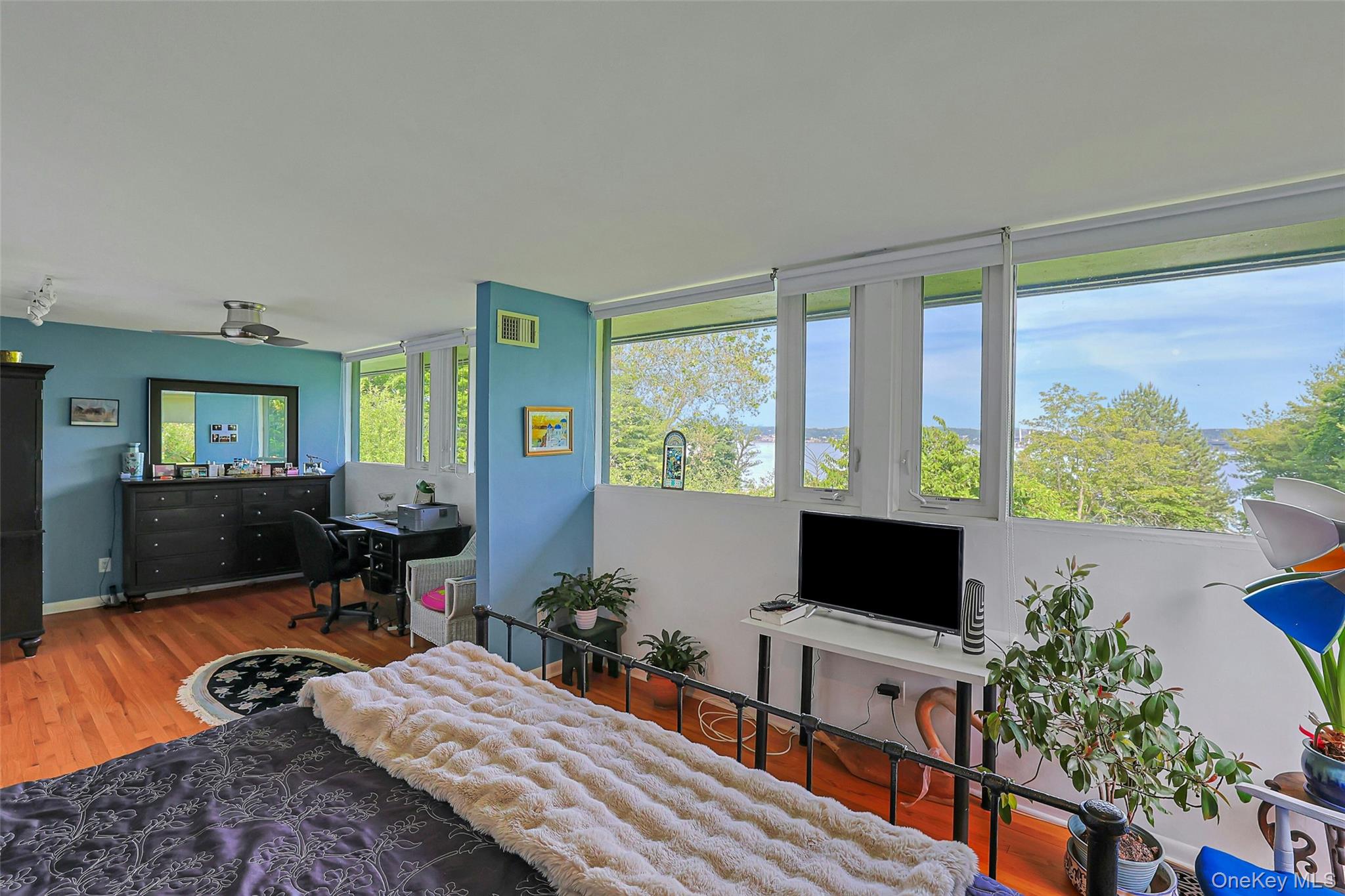 8 Edgewater Lane Property Photo 24