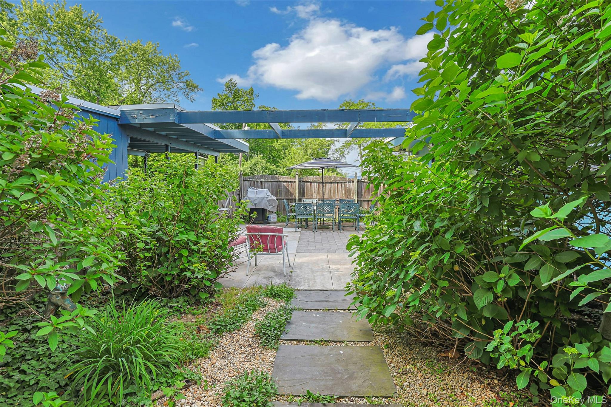 8 Edgewater Lane Property Photo 35