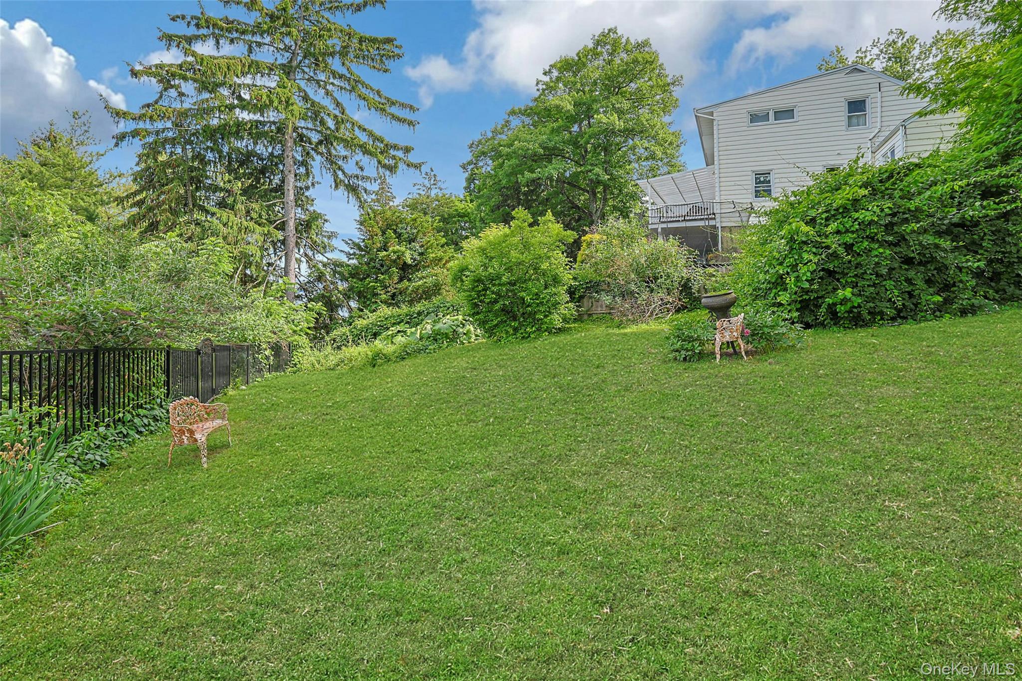 8 Edgewater Lane Property Photo 36