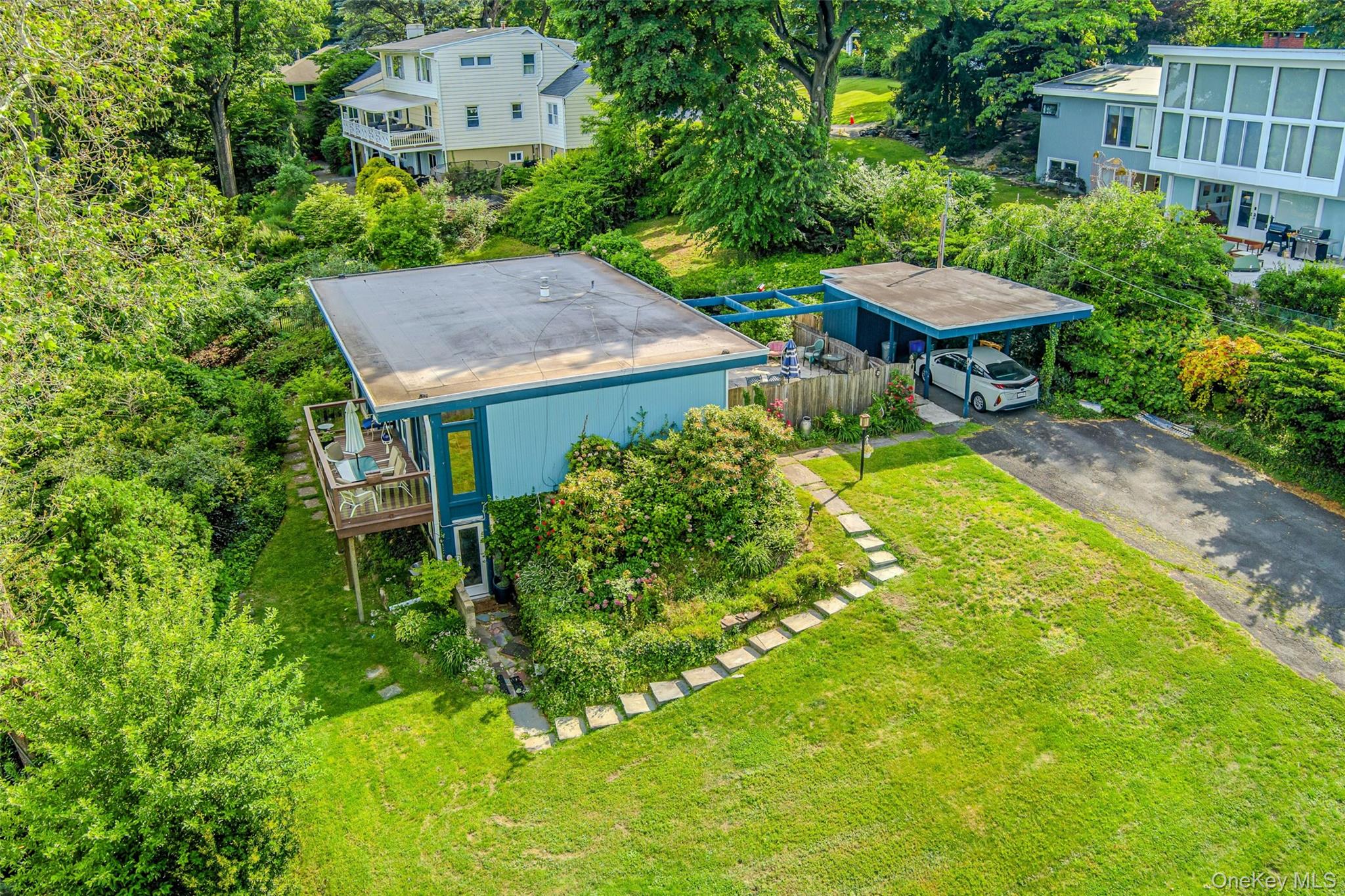 8 Edgewater Lane Property Photo 39