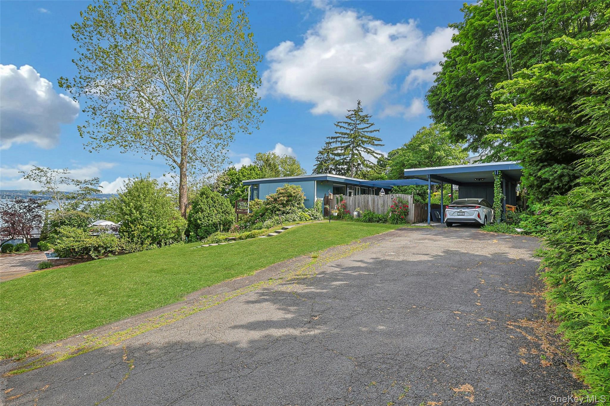 8 Edgewater Lane Property Photo 40