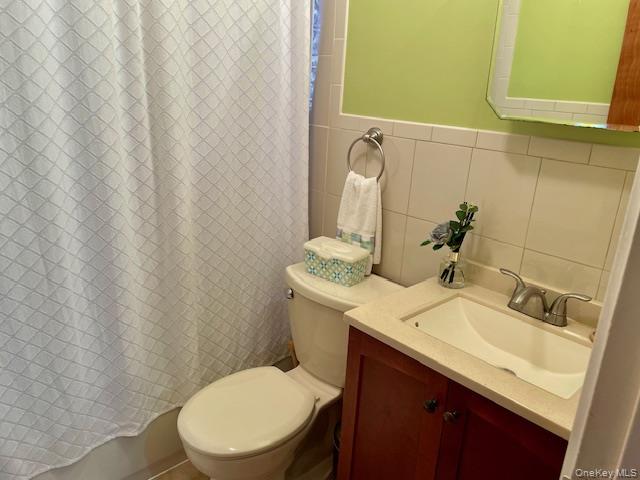 32-16 56th Street Property Photo 4