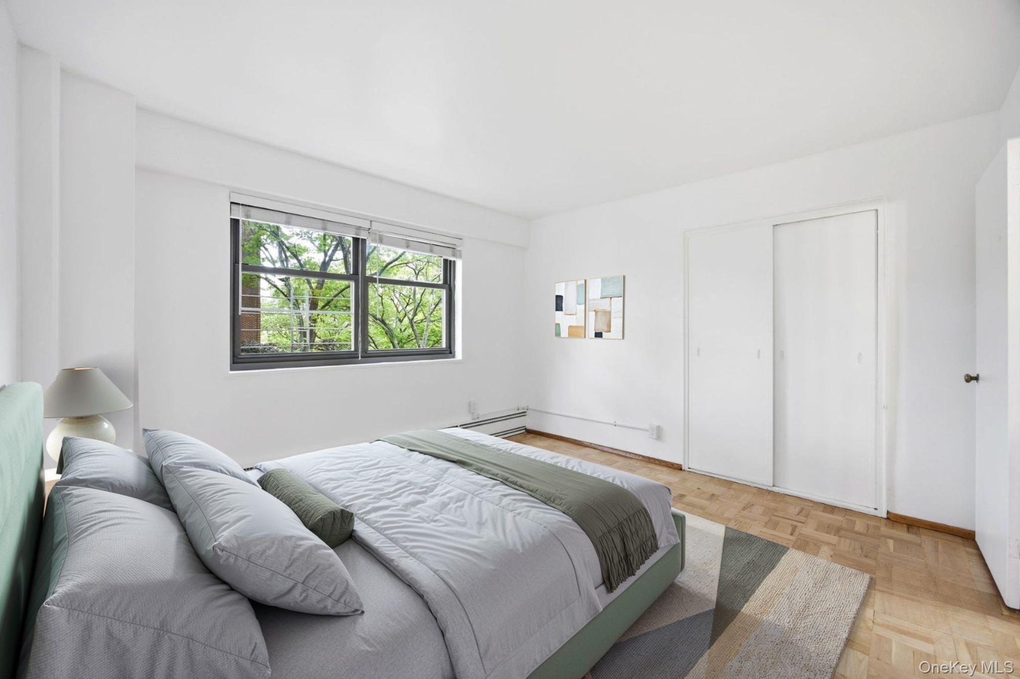 33-52 Crescent Street 4c Property Photo 10