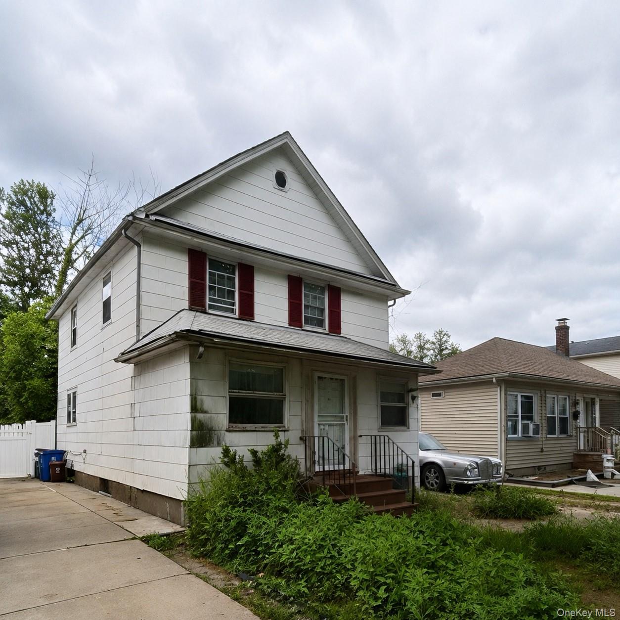 9322 215th Street Property Photo 1