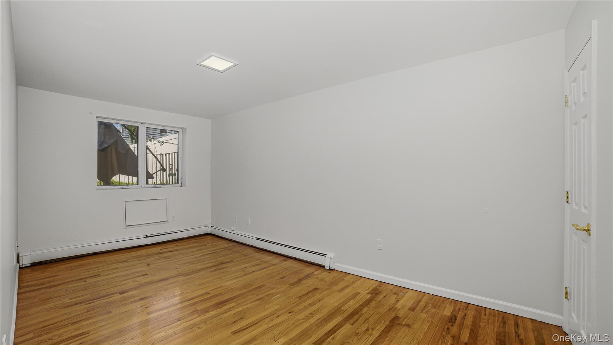 2011 Colonial Avenue Property Photo 8