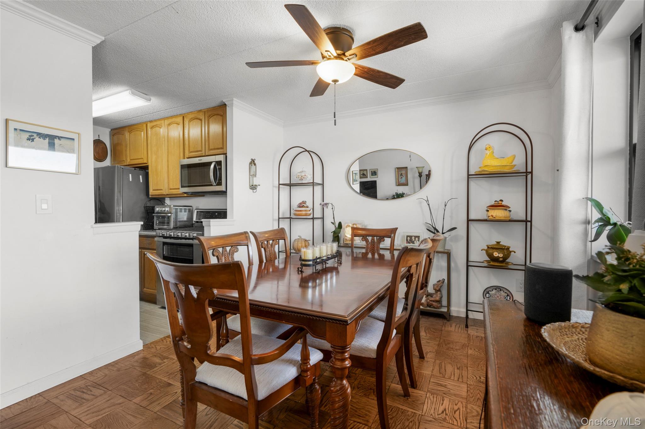 1085 Warburton Avenue 425 Property Photo 8