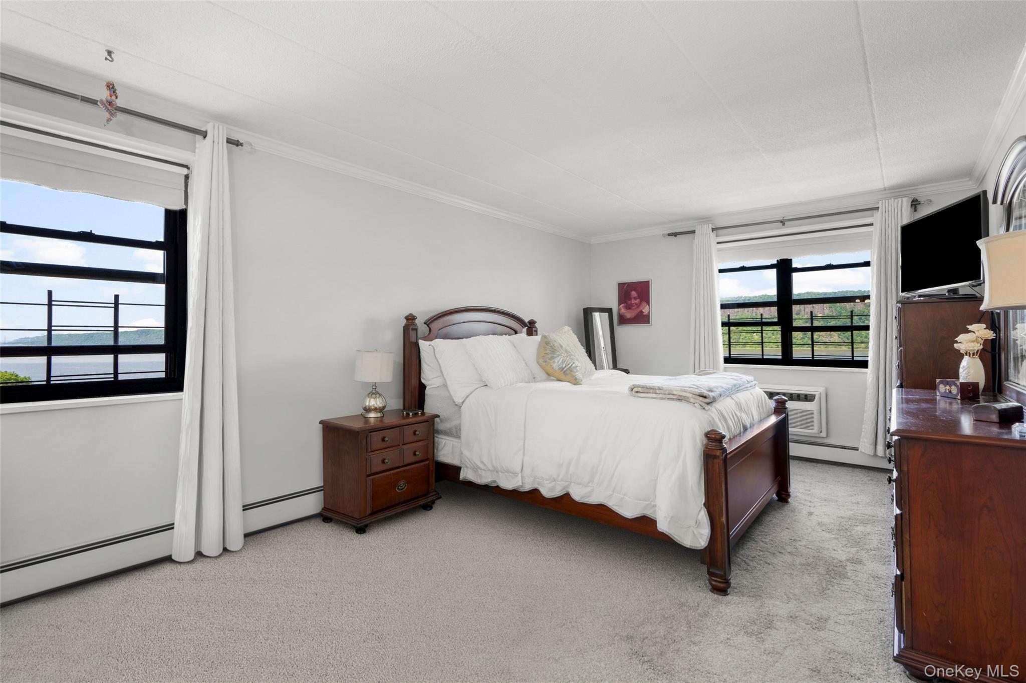 1085 Warburton Avenue 425 Property Photo 11