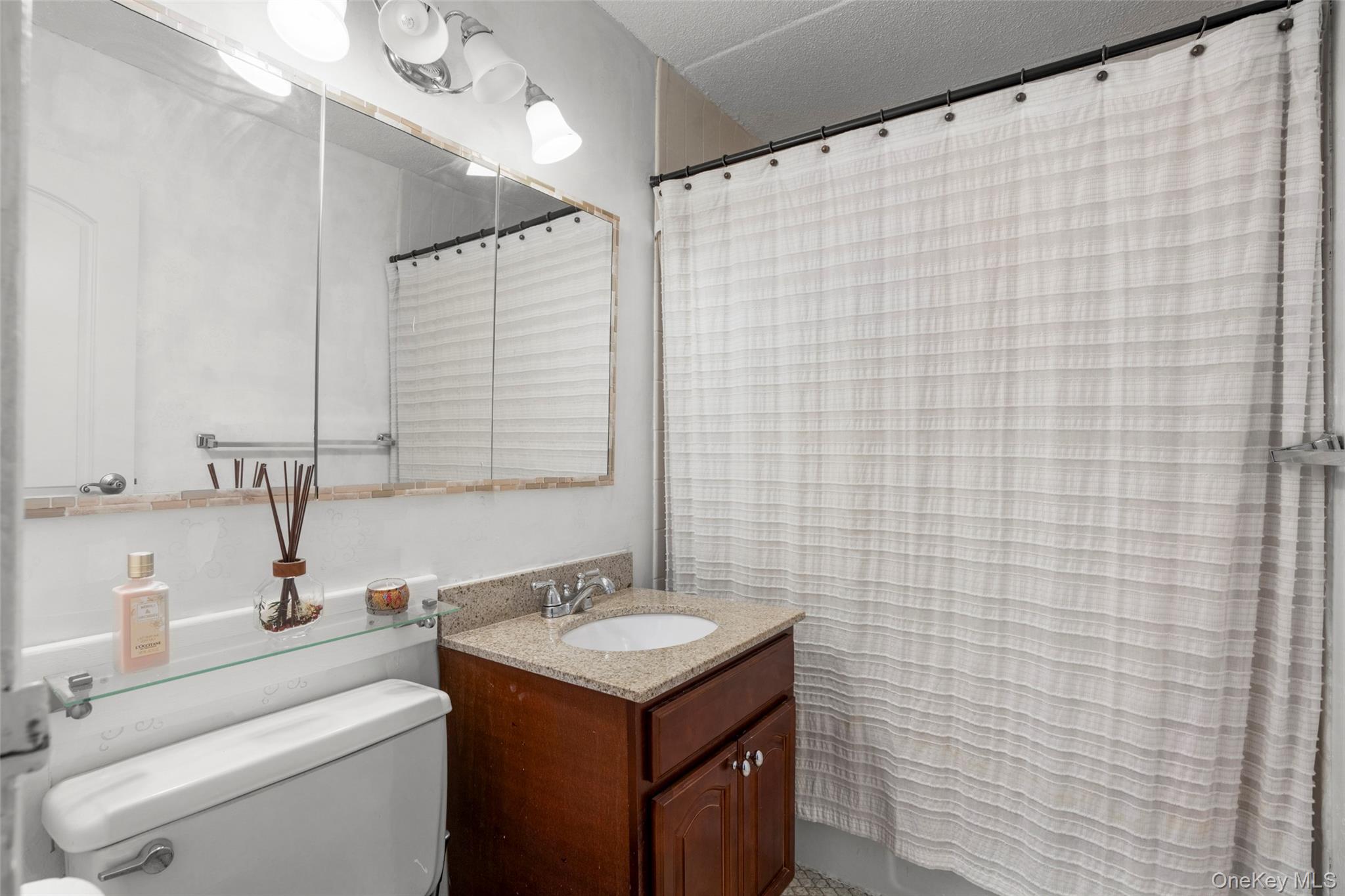 1085 Warburton Avenue 425 Property Photo 15