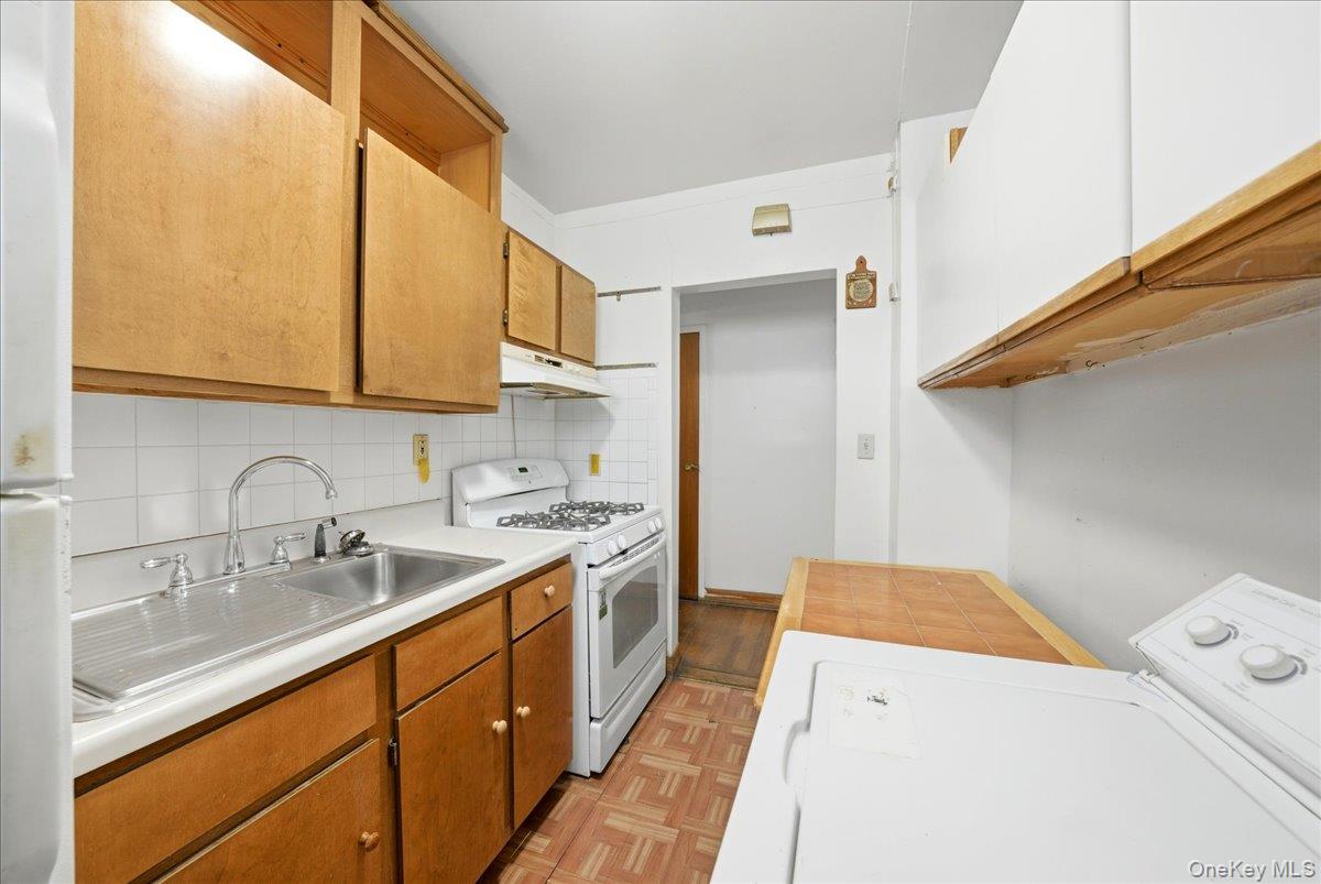 1200 Woodycrest Avenue 1c Property Photo 6