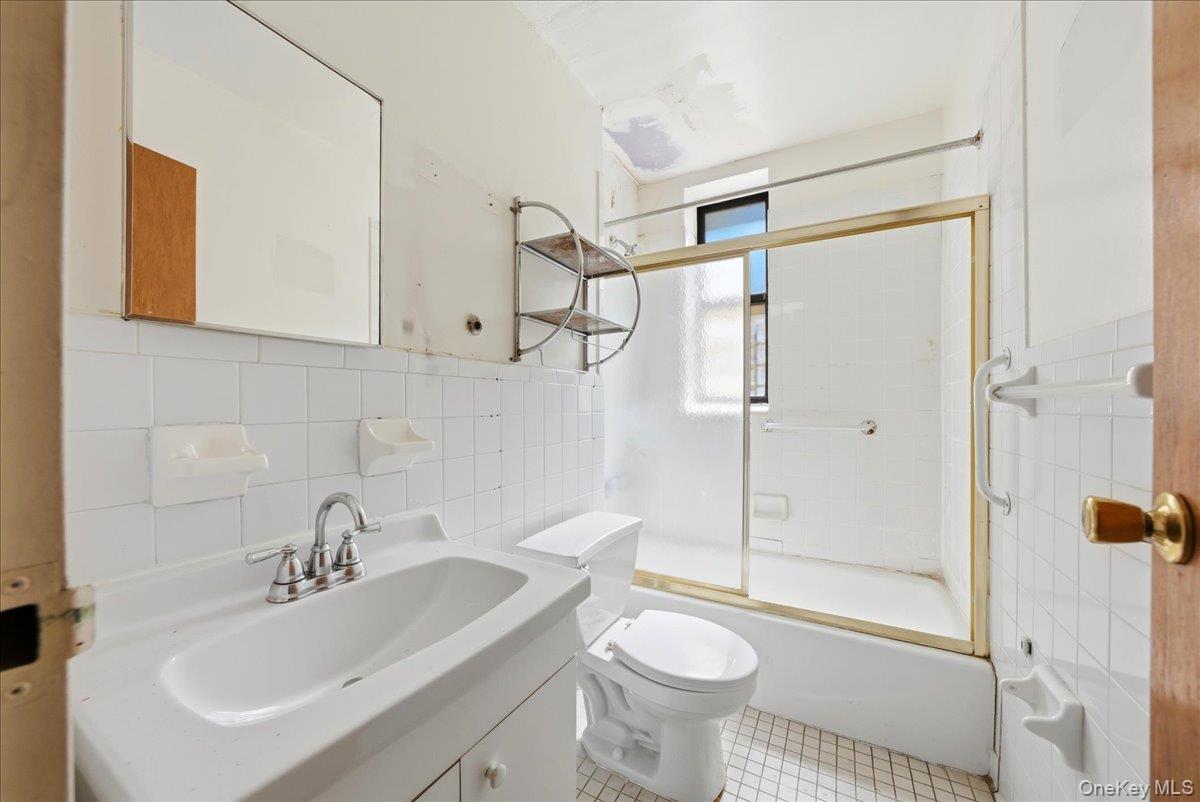 1200 Woodycrest Avenue 1c Property Photo 10