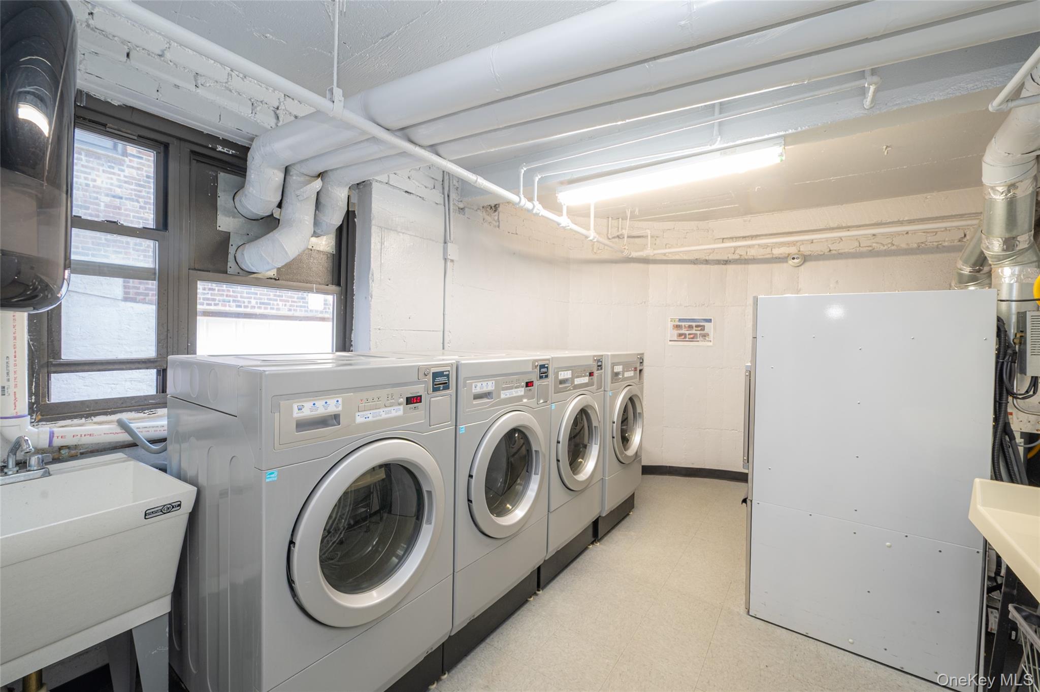 50 Brompton Road Apt 3h Property Photo 25