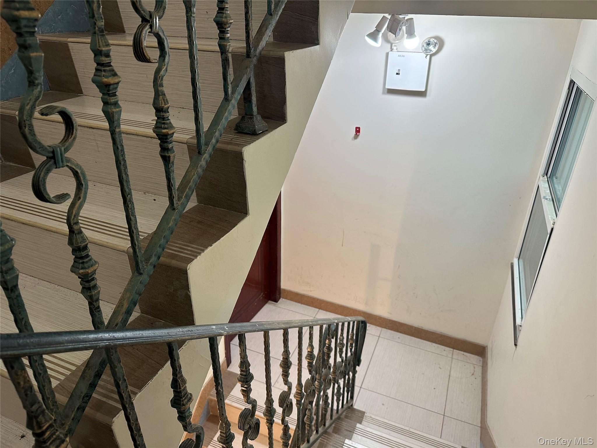 6111 159th Street Property Photo 9