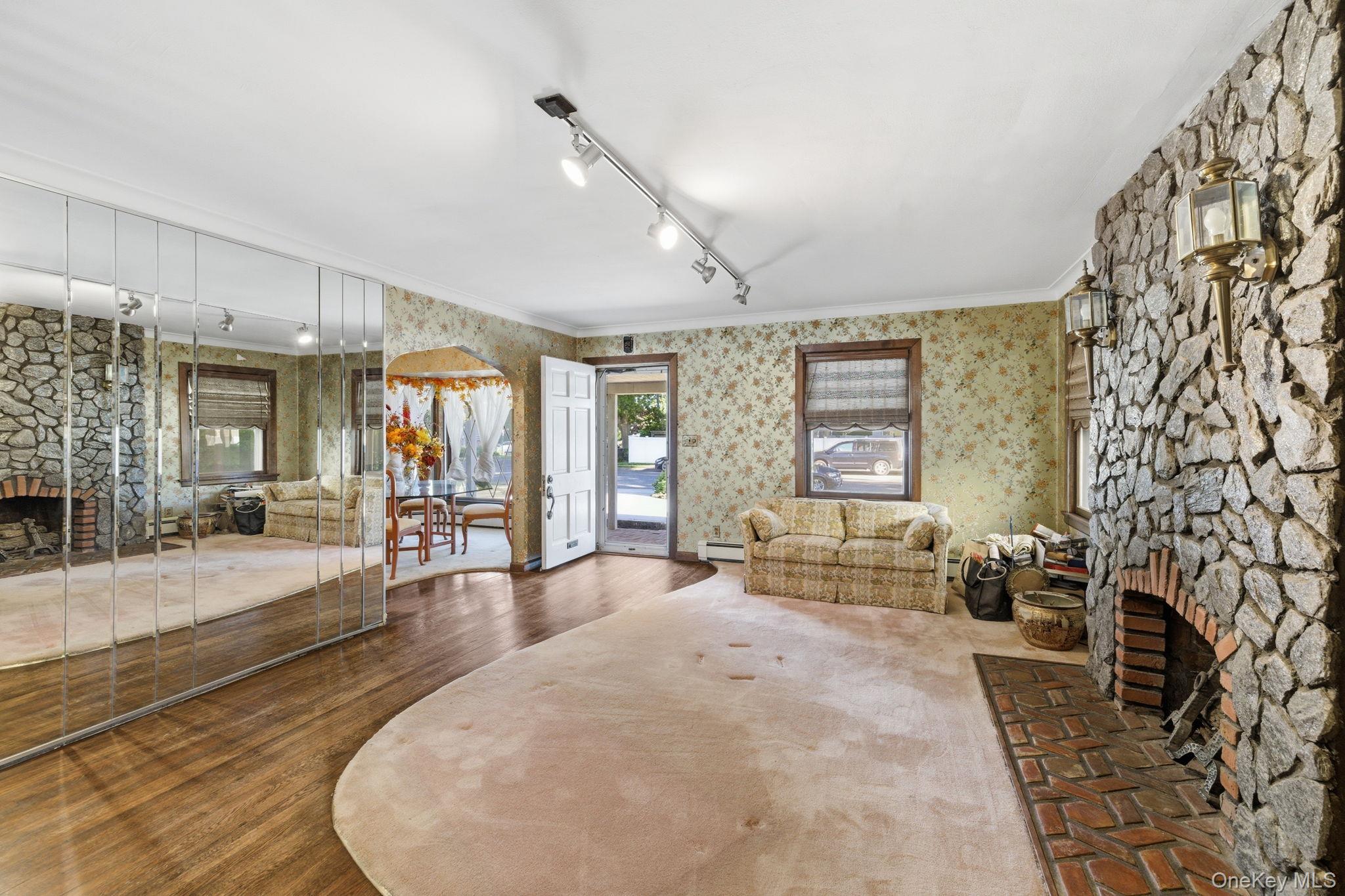 3499 Woodward Avenue Property Photo 9