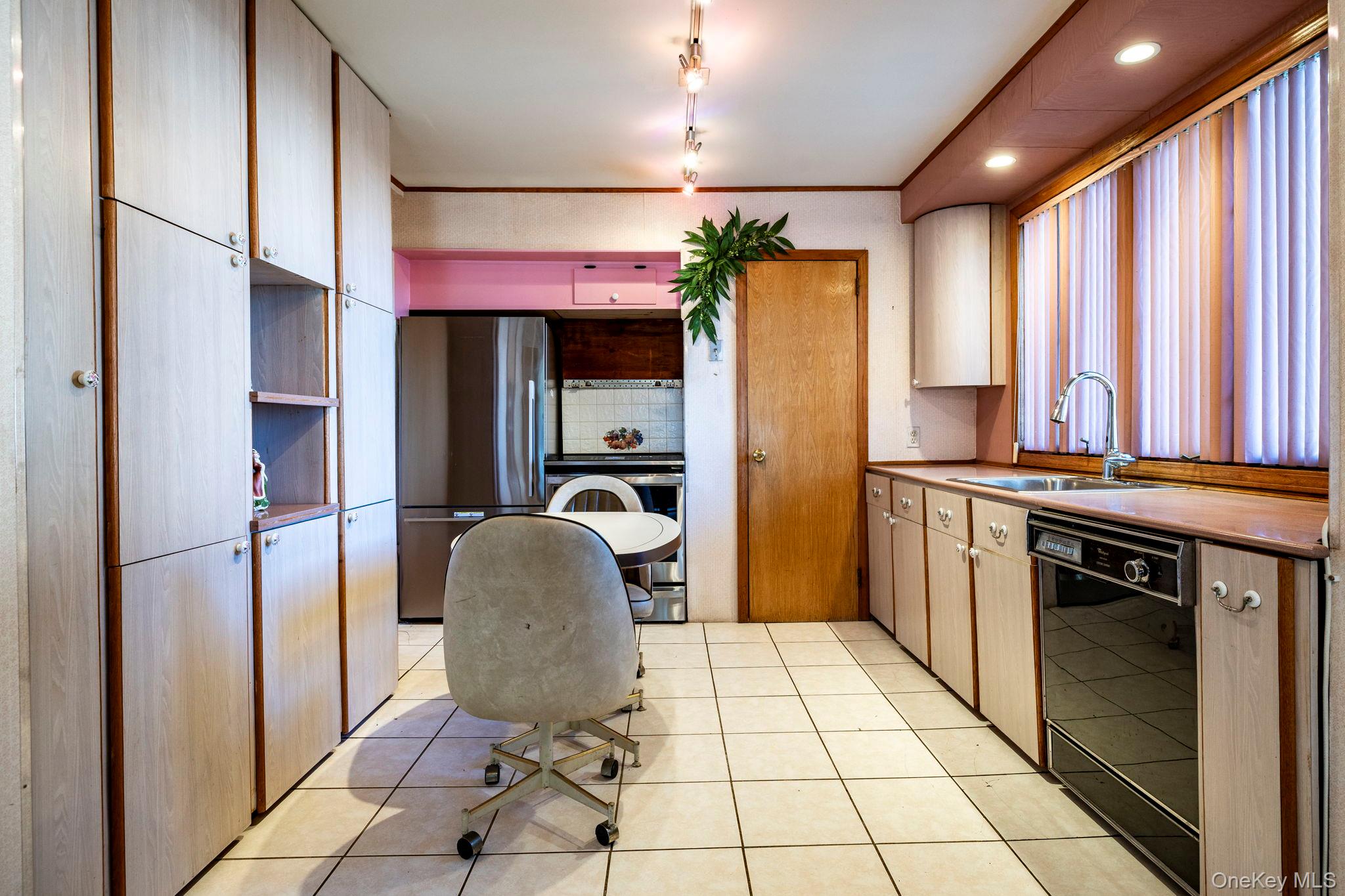 3499 Woodward Avenue Property Photo 11