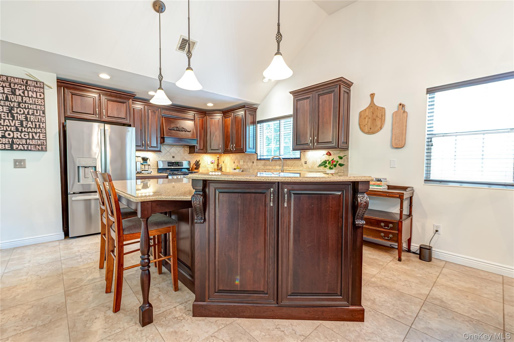 94 Woodhull Road Property Photo 6