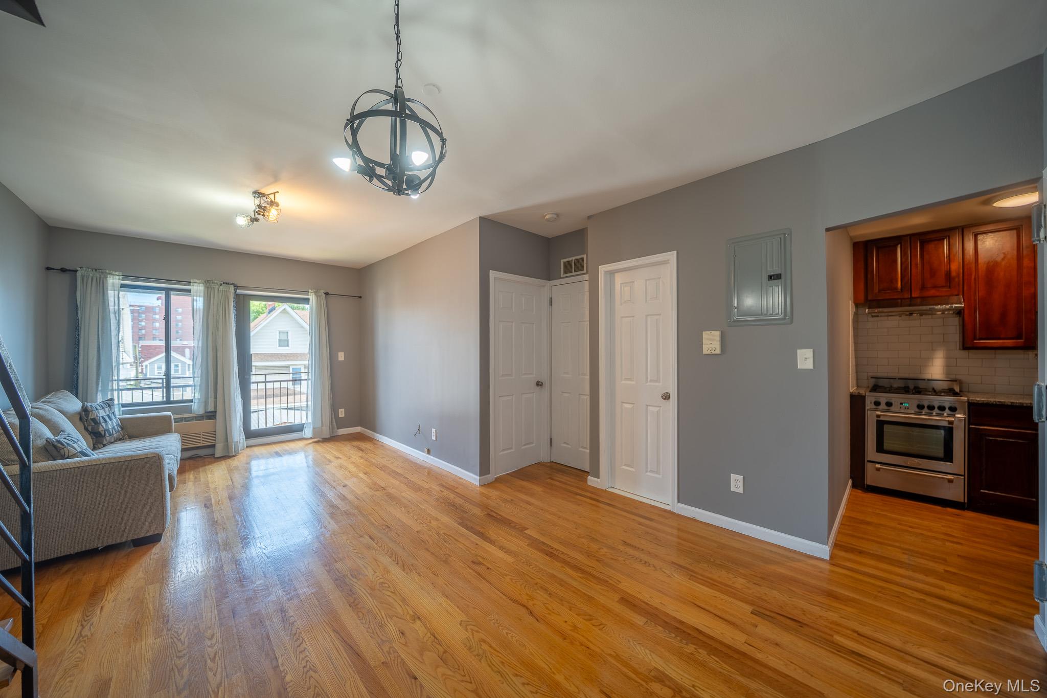 17524 89th Avenue C Property Photo 6