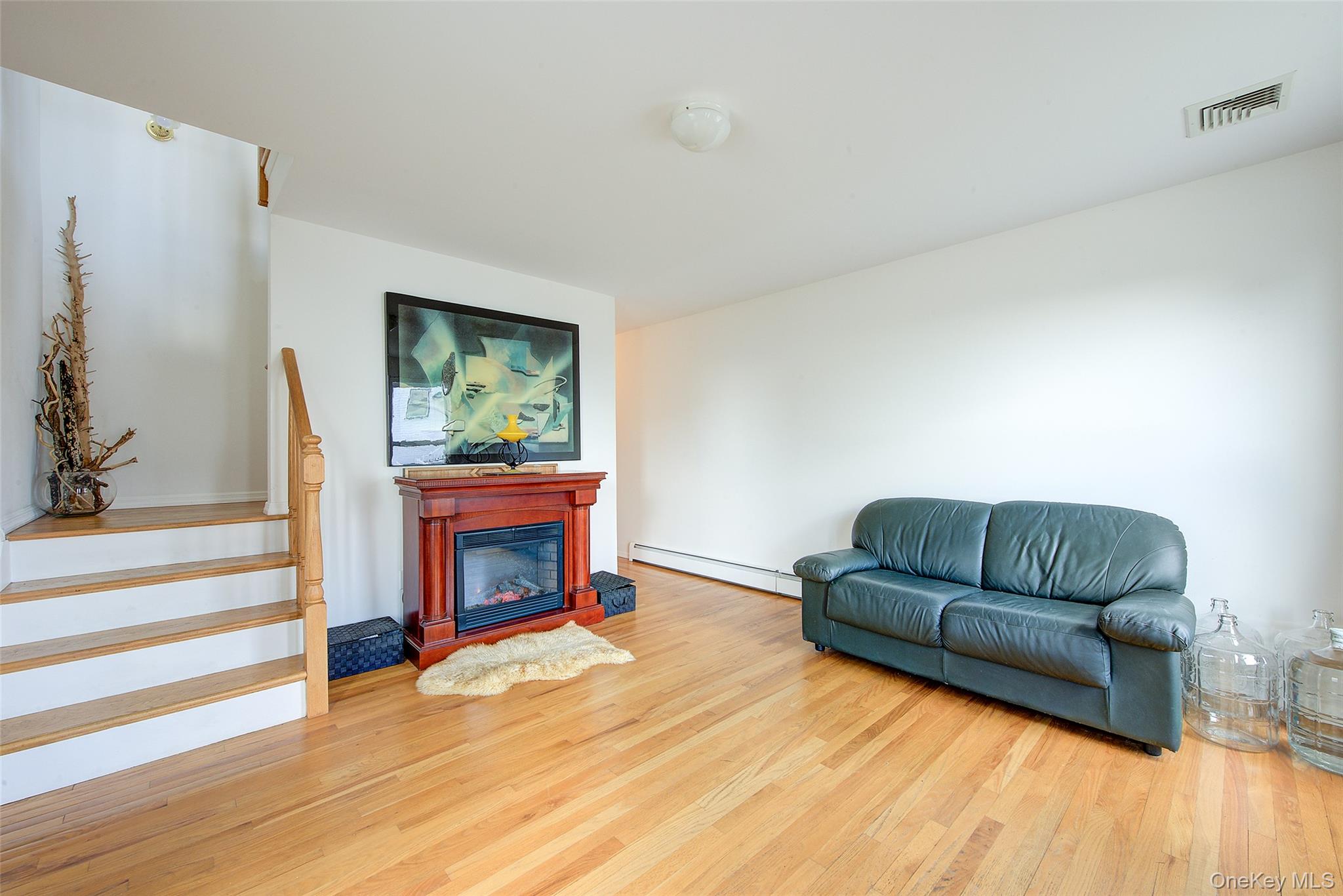 913 Arctic Street Property Photo 3