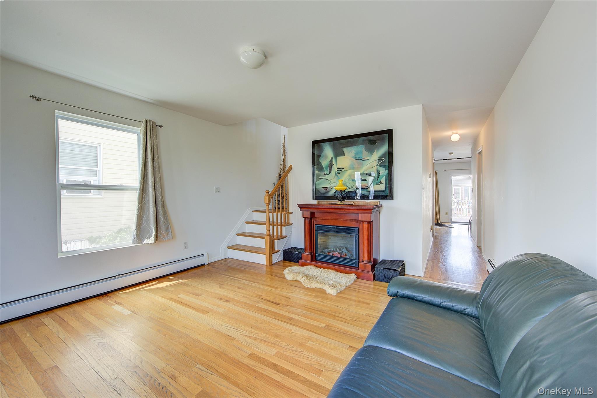 913 Arctic Street Property Photo 5