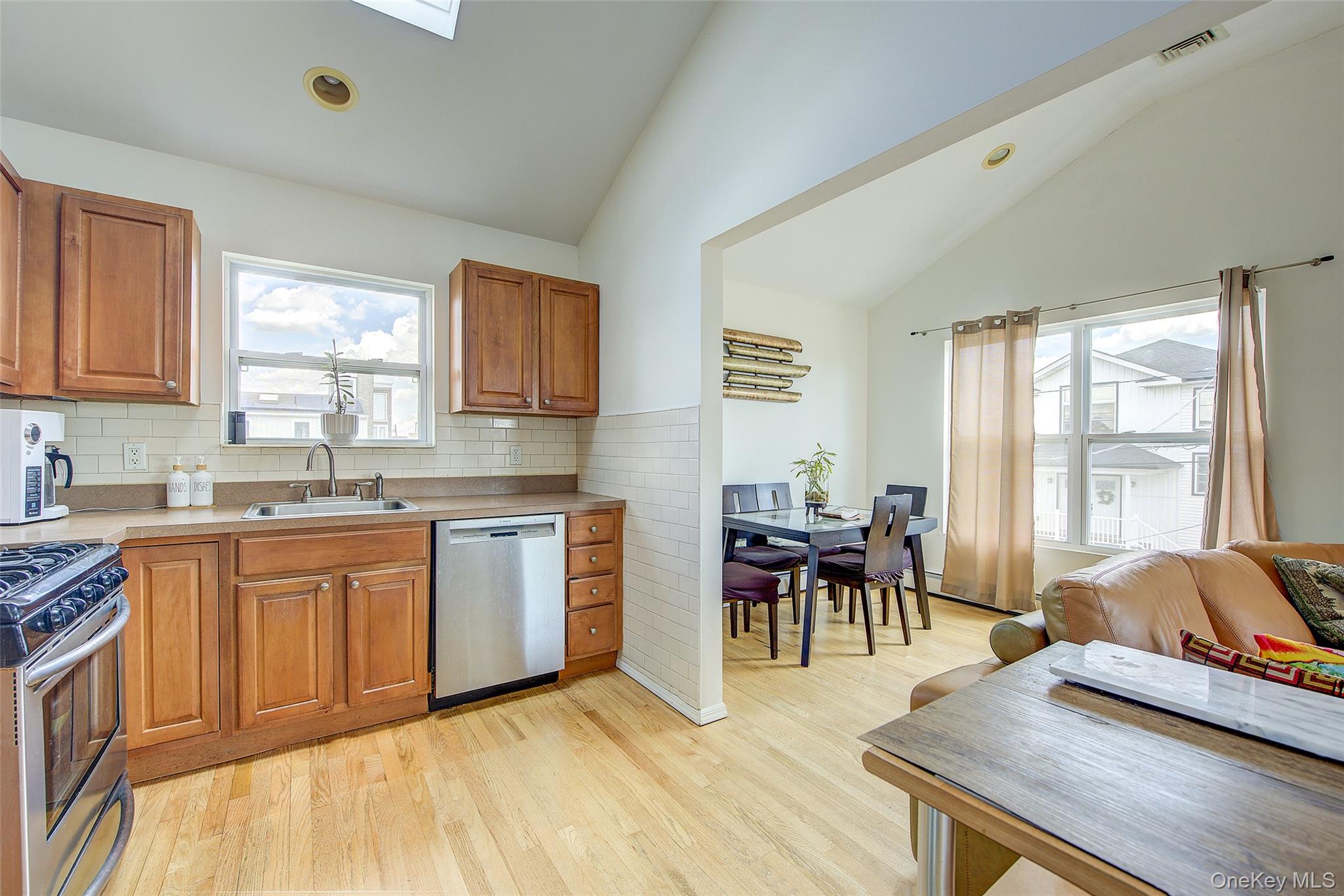 913 Arctic Street Property Photo 14