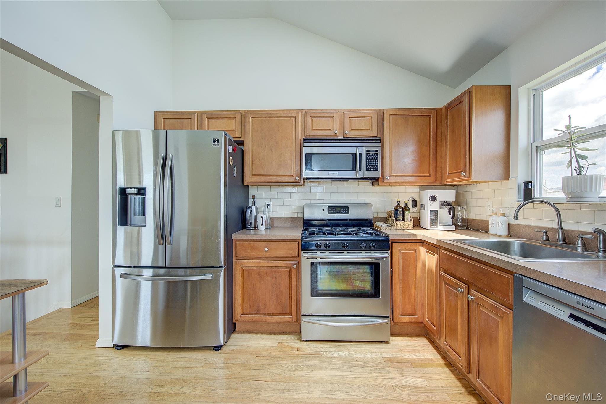 913 Arctic Street Property Photo 16