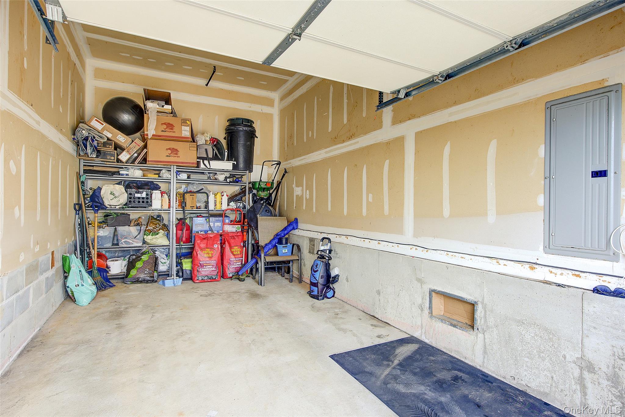 913 Arctic Street Property Photo 32