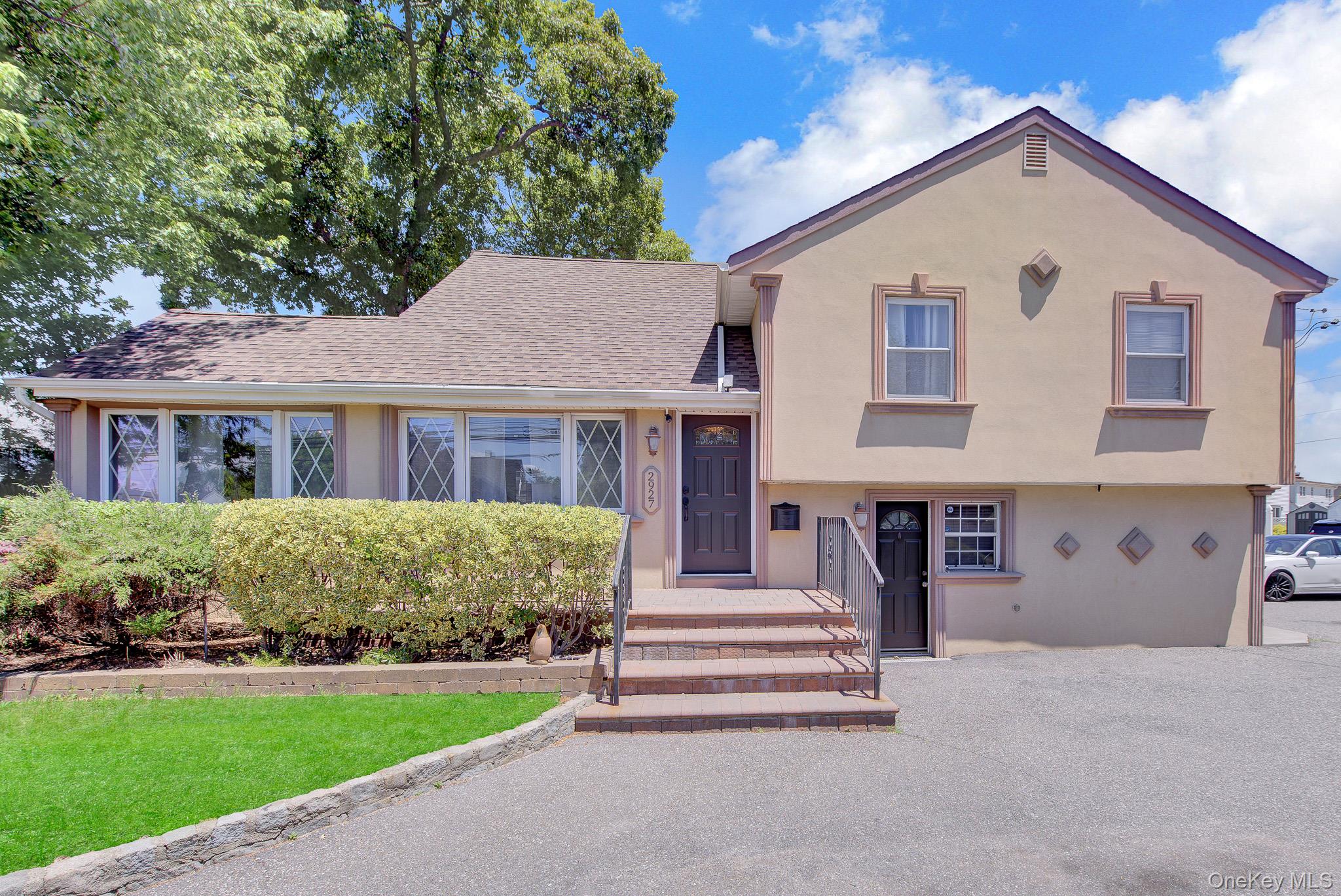 2927 Brower Avenue Property Photo 1