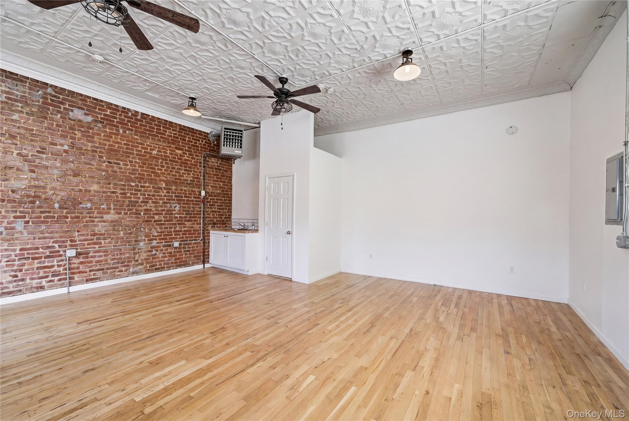 6803 76th Street Property Photo 3