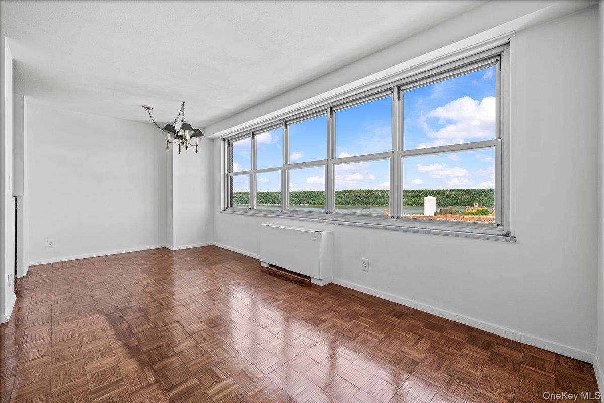 555 Kappock Avenue 21k Property Photo 5