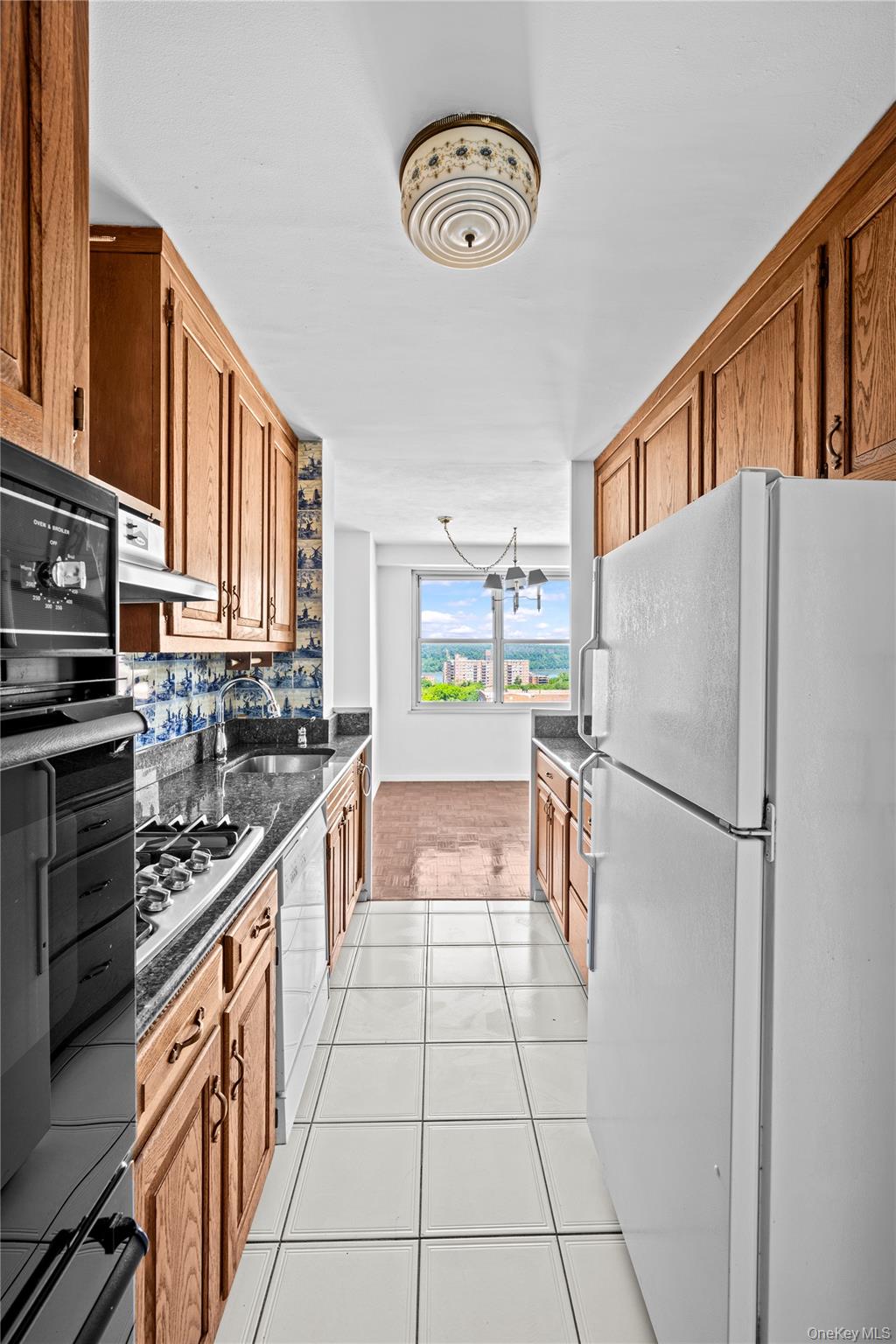 555 Kappock Avenue 21k Property Photo 8