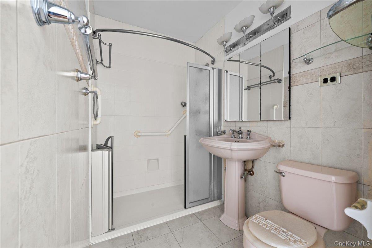 555 Kappock Avenue 21k Property Photo 9
