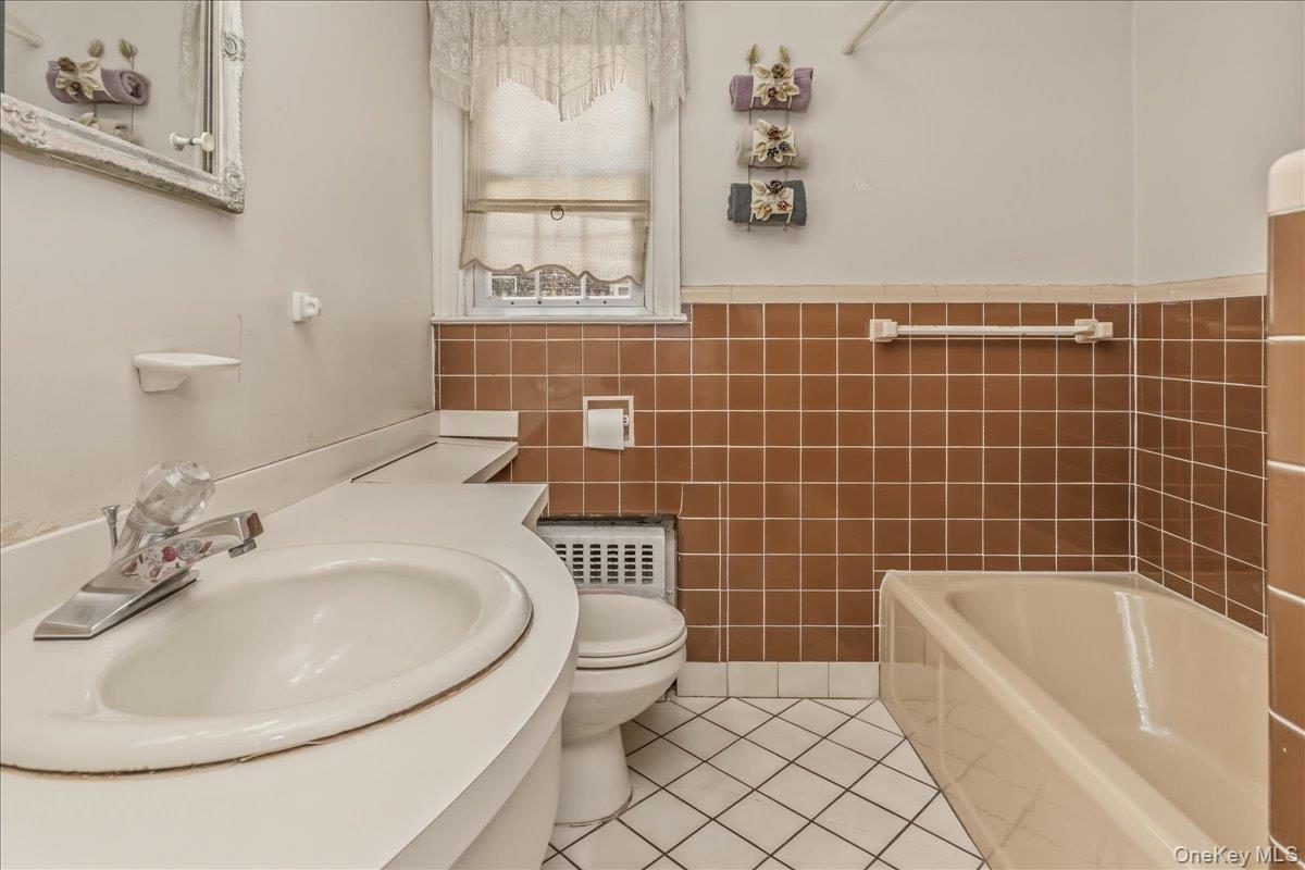 588 Adams Avenue Property Photo 12