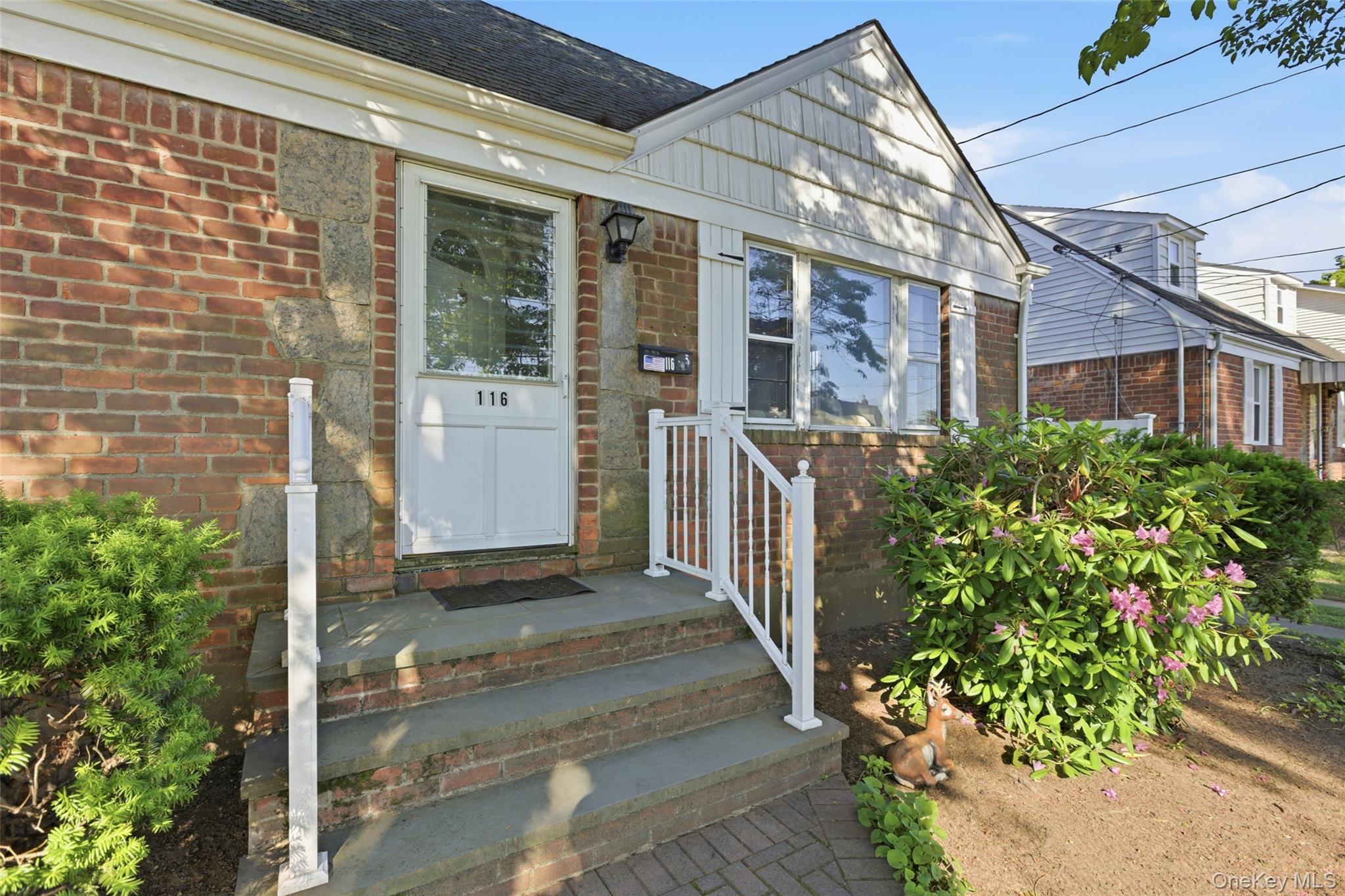 116 Prague Street Property Photo 3