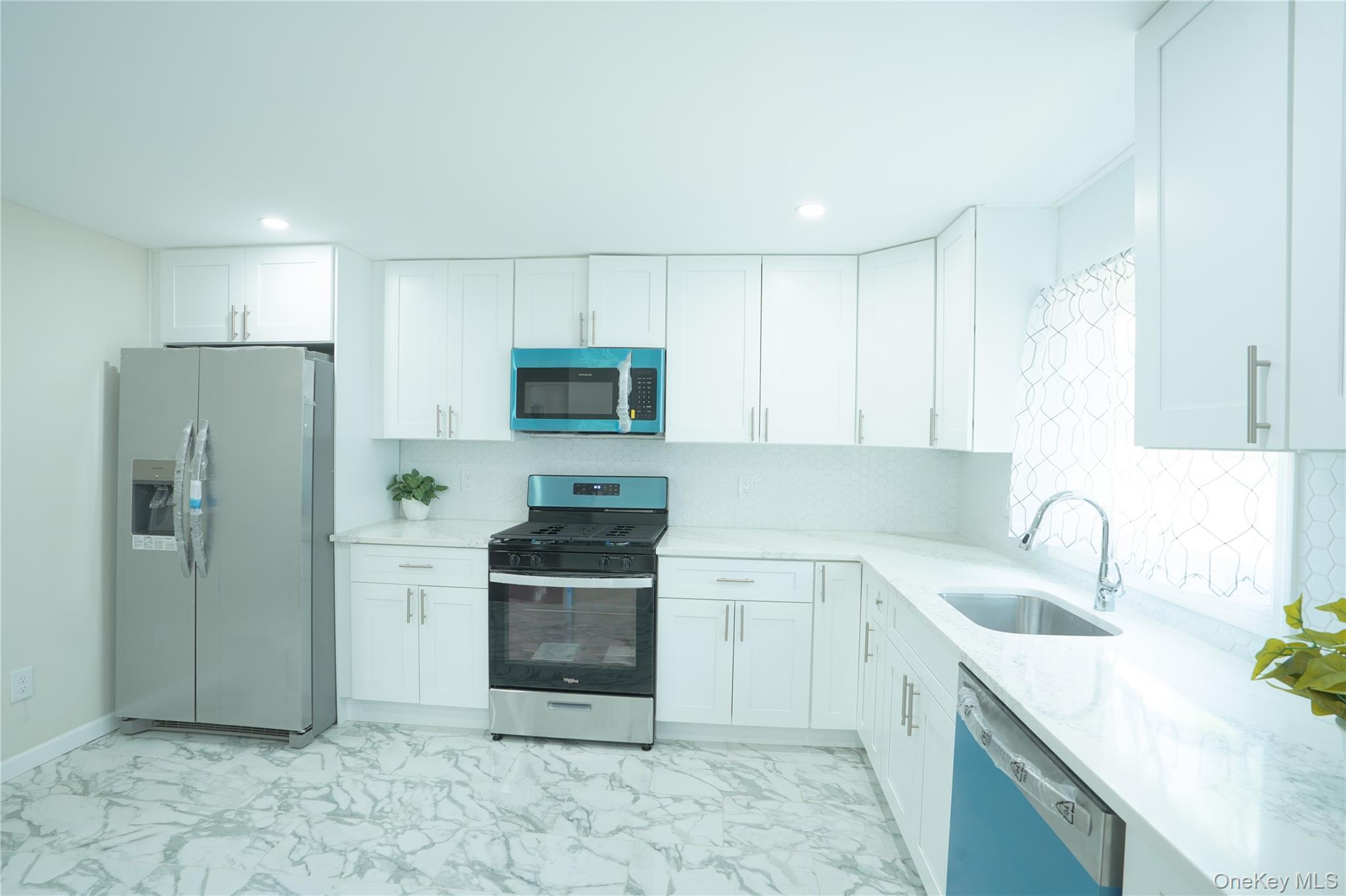 144 Carleton Avenue Property Photo 8