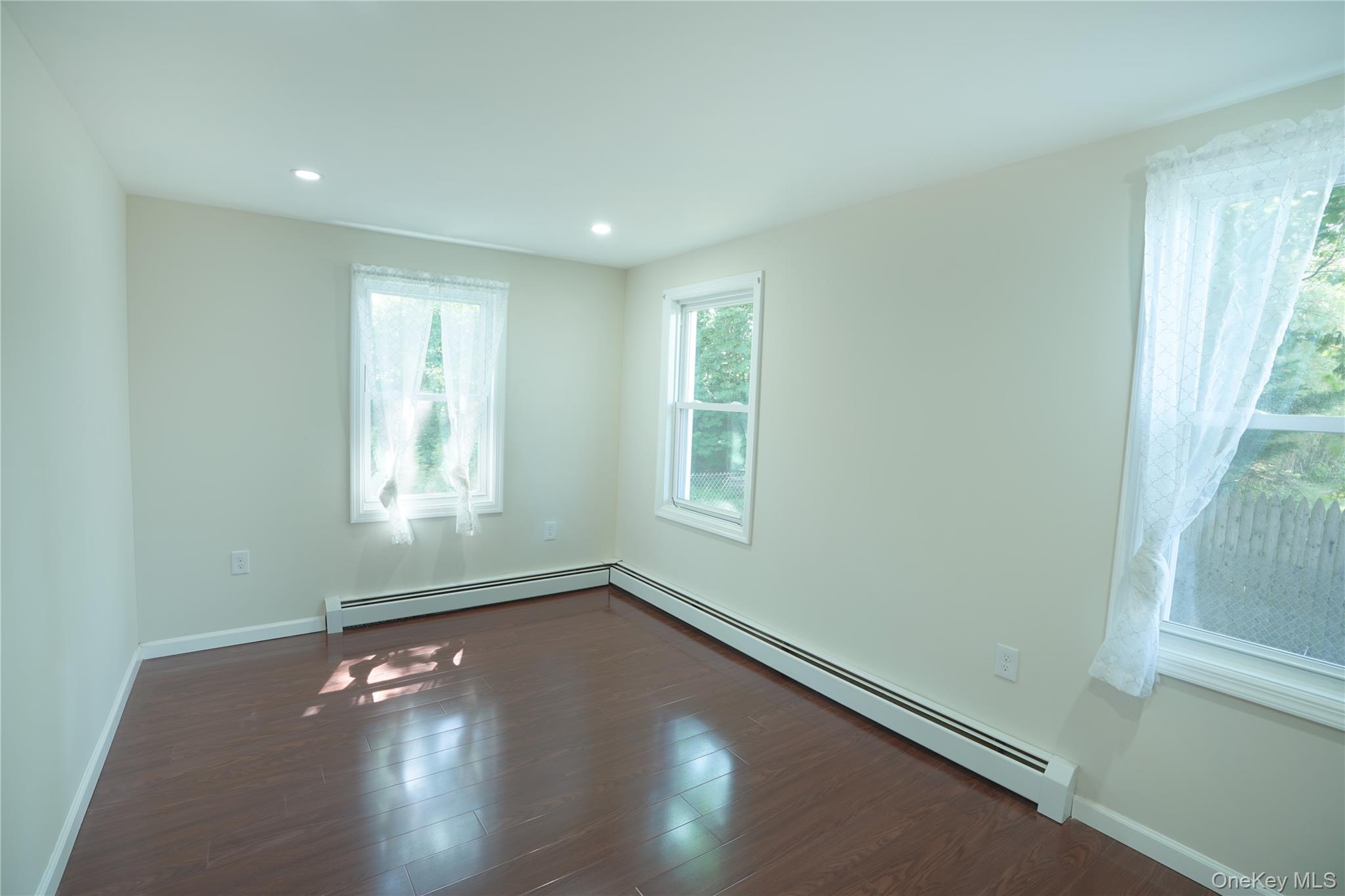 144 Carleton Avenue Property Photo 20